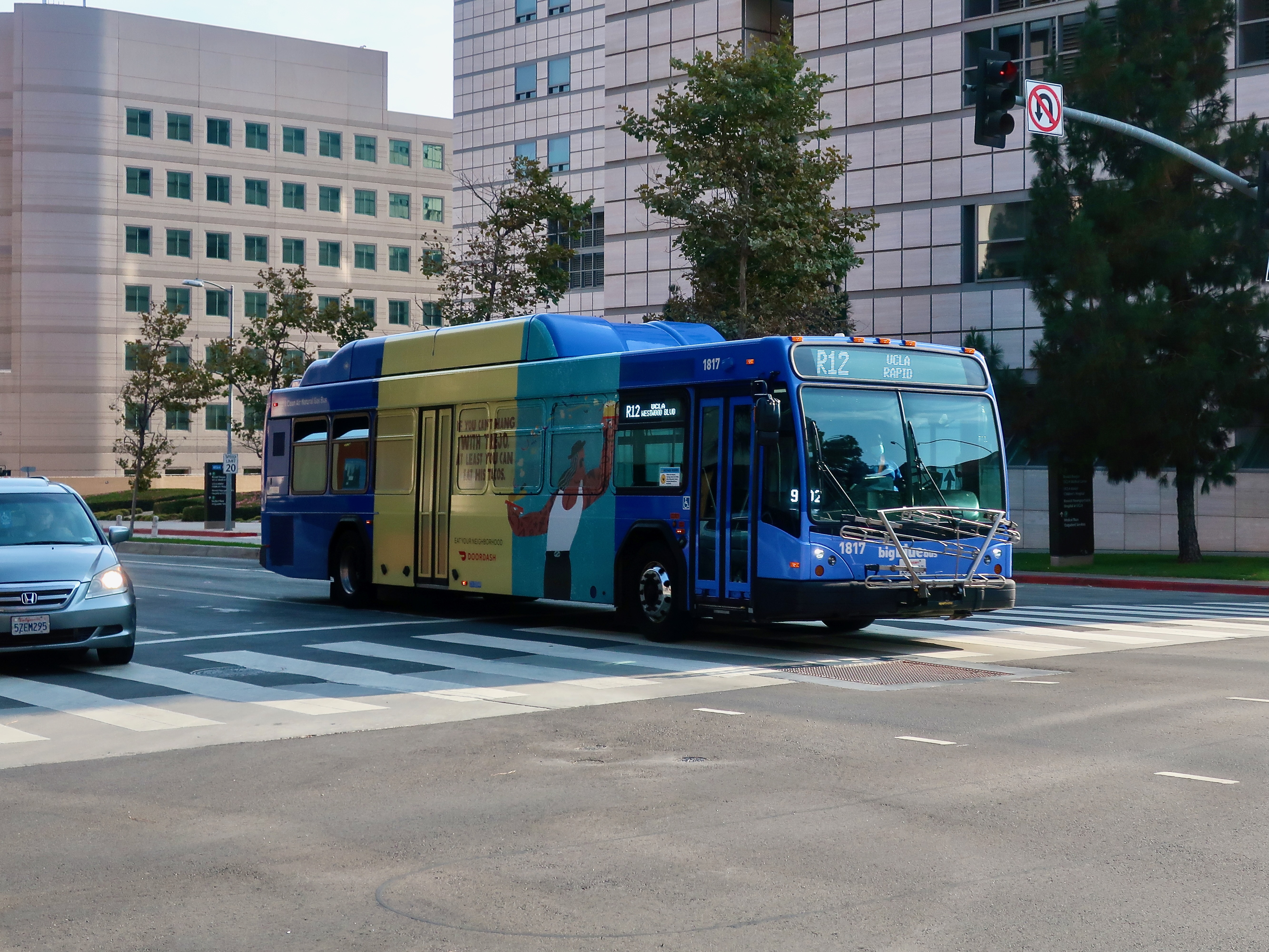 Big Blue Bus Gillig BRT CNG 40' 1817