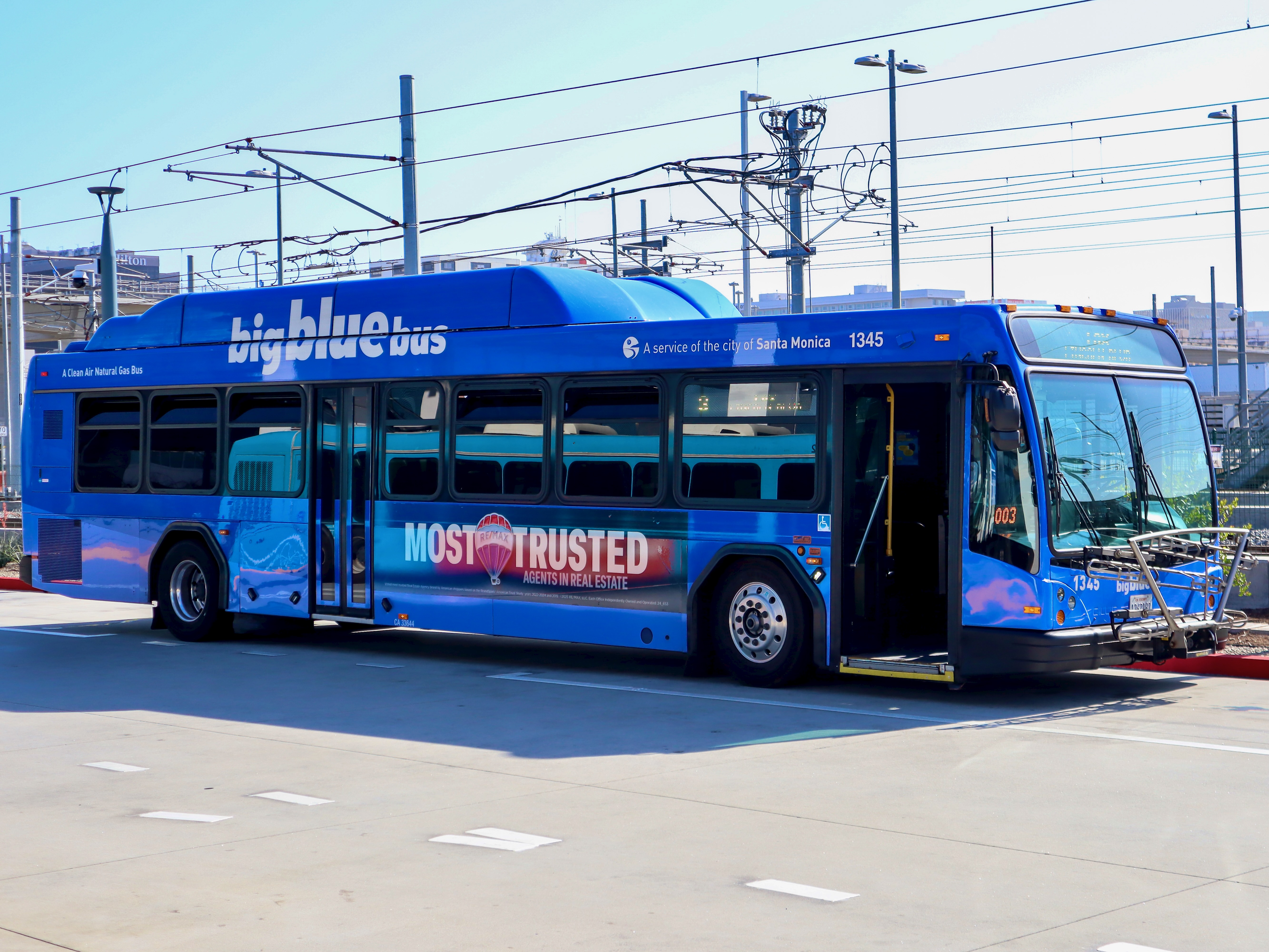 Big Blue Bus Gillig BRT CNG 40' 1345