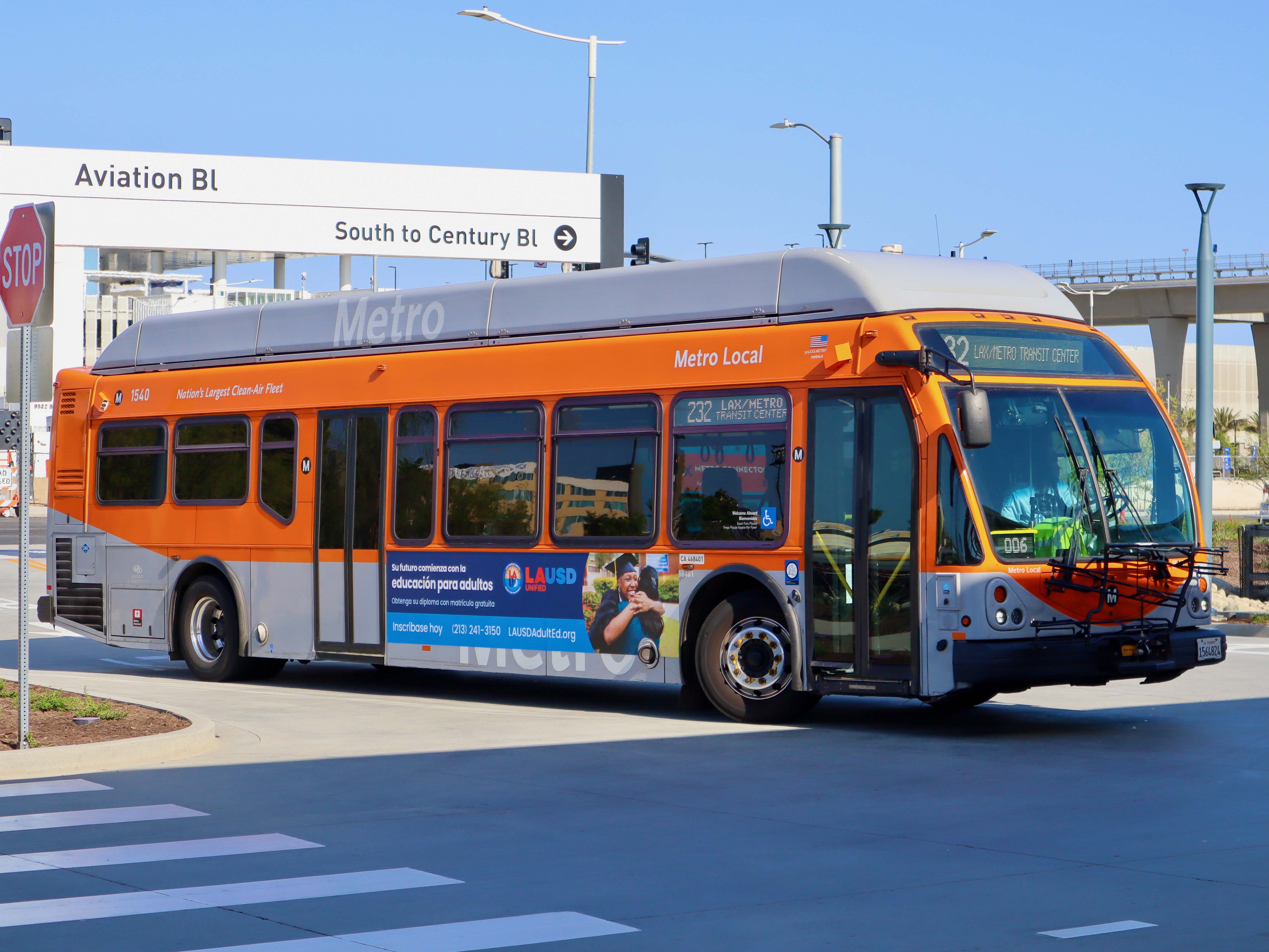 Metro Los Angeles Axess BRT 40' 1540