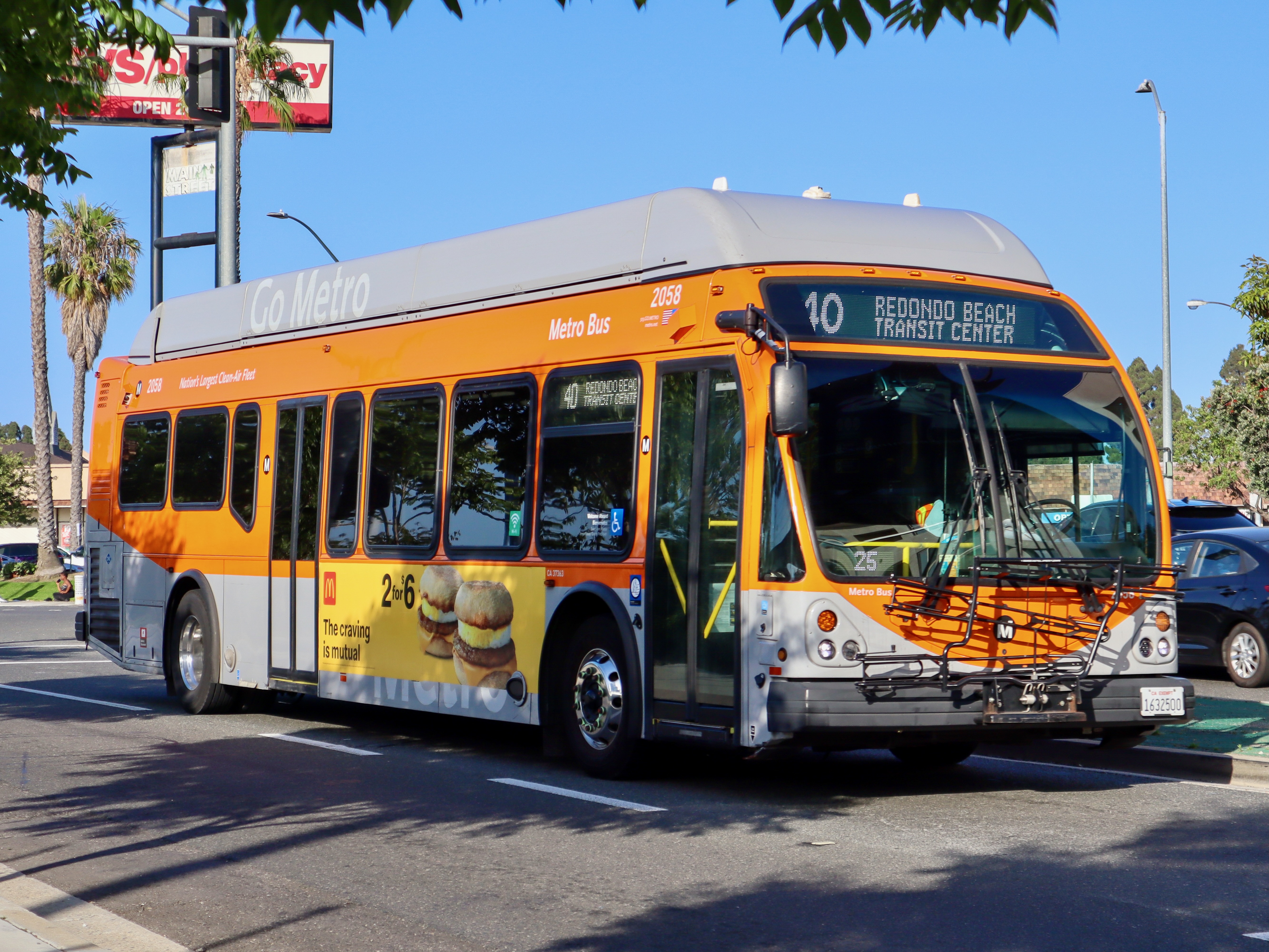 Metro Los Angeles Axess BRT 40' 2058
