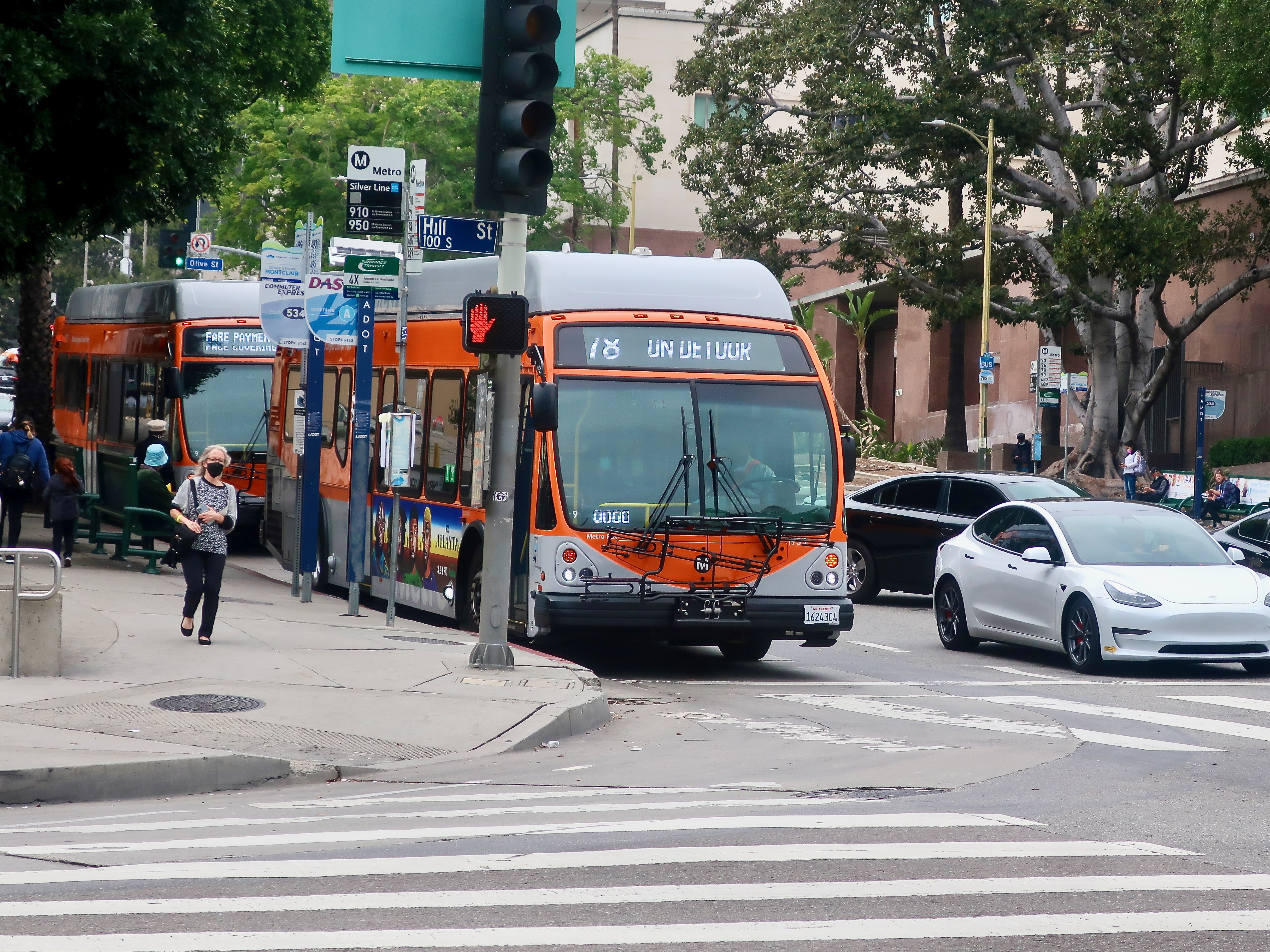 Metro Los Angeles Axess BRT 40' 1938
