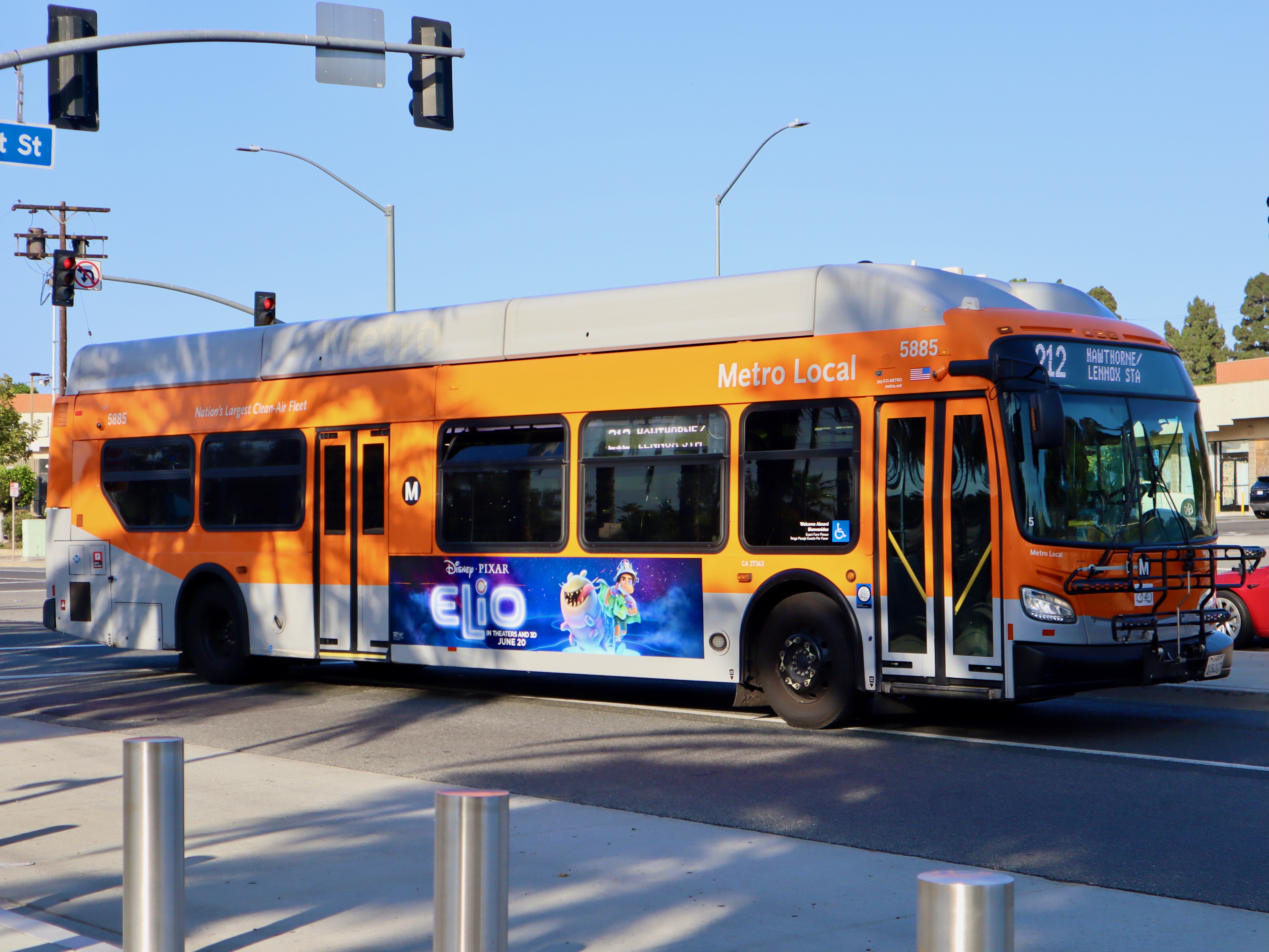 Metro Los Angeles XN40 5885