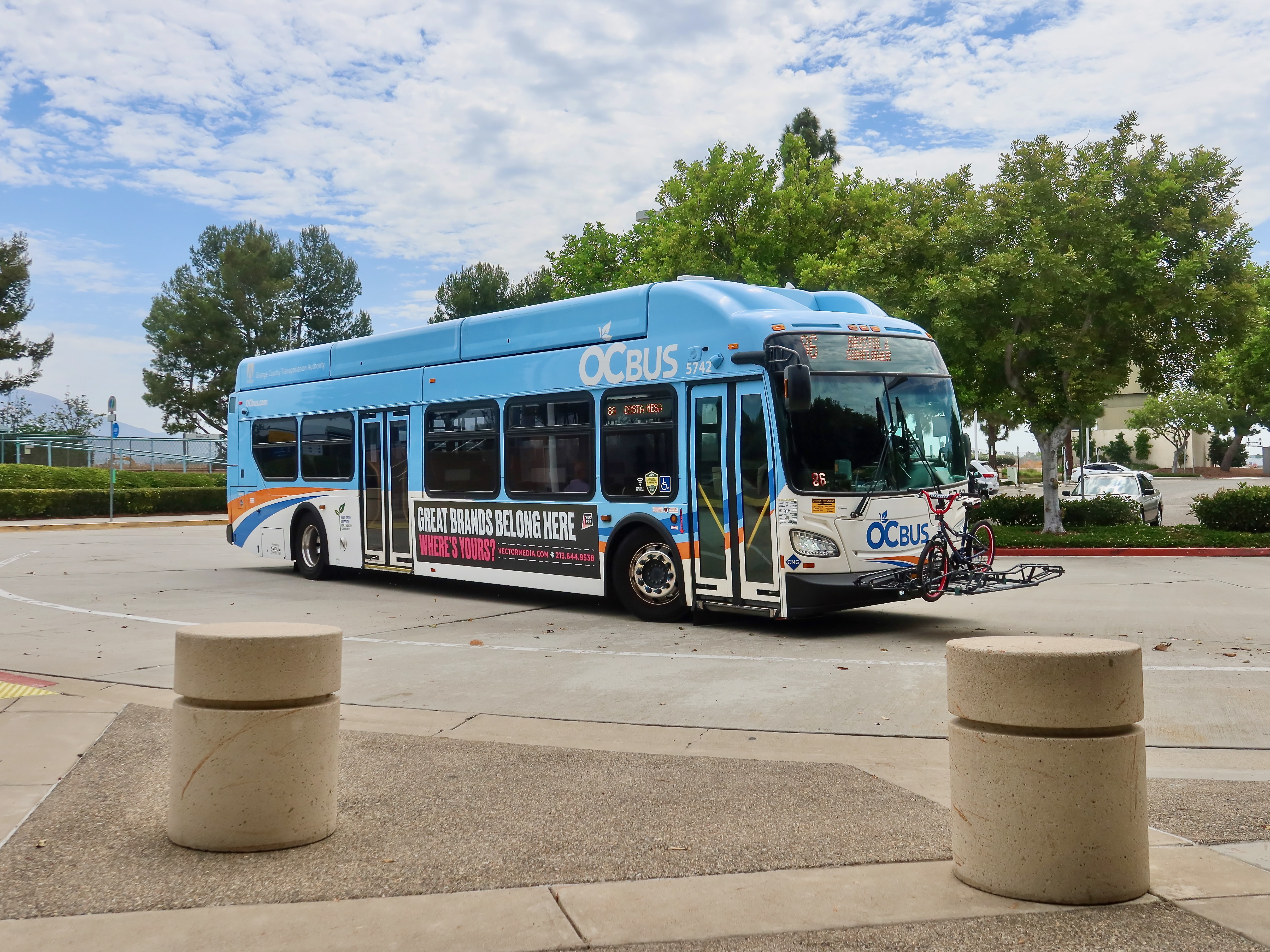 OC Bus XN40 5742