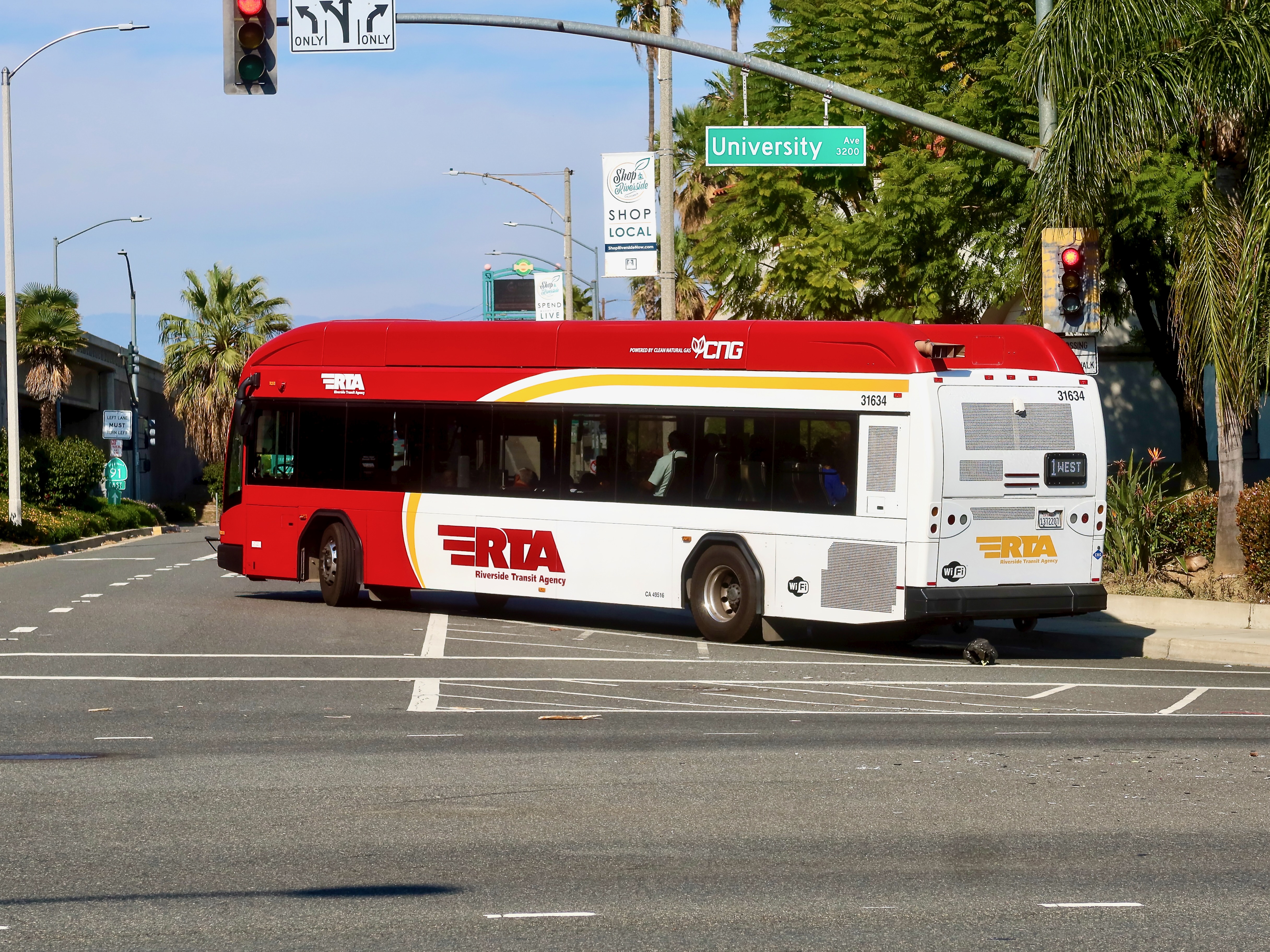RTA Gillig BRT Plus CNG 40' 31634