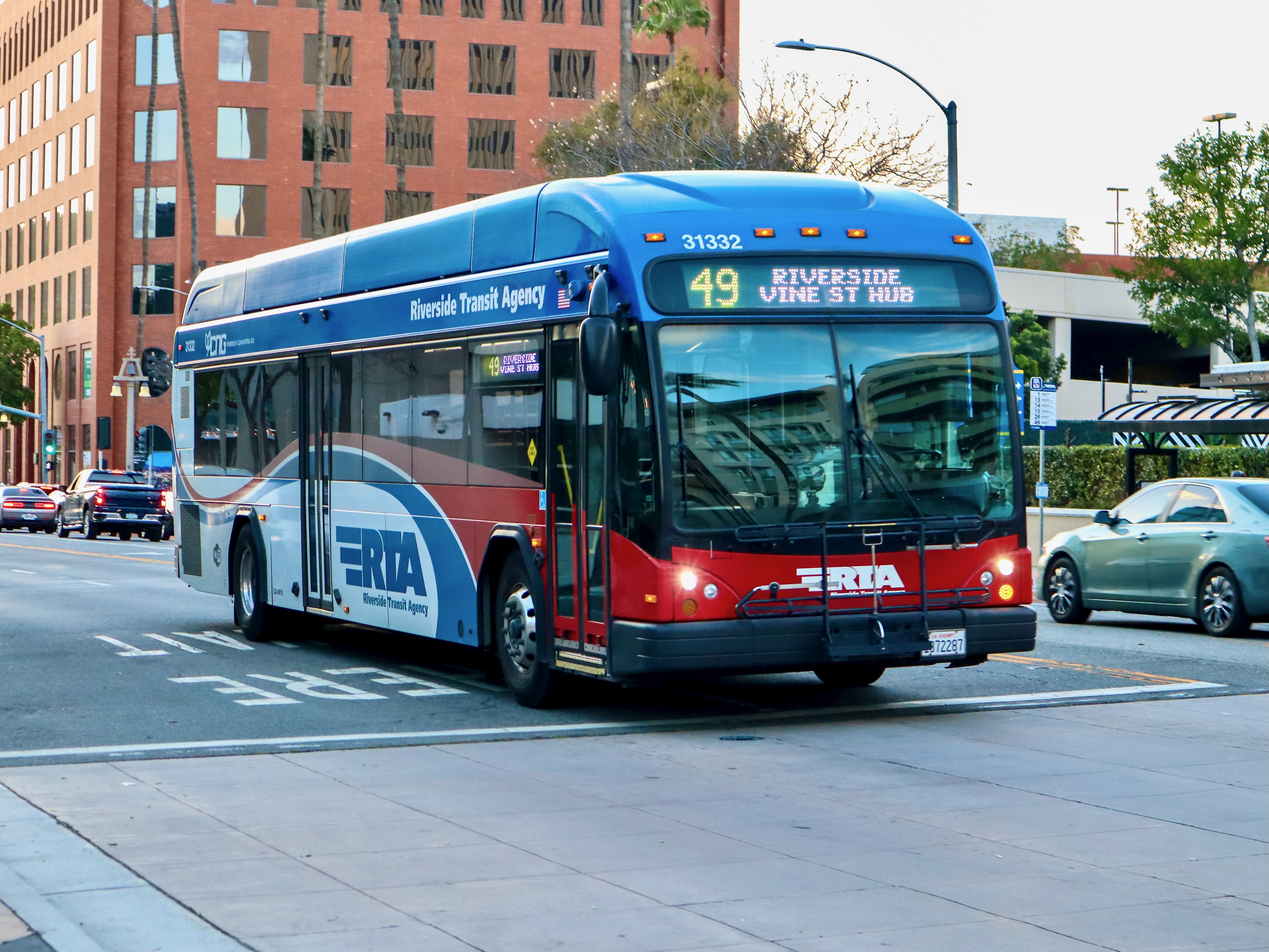 RTA Gillig BRT Plus CNG 40' 31332