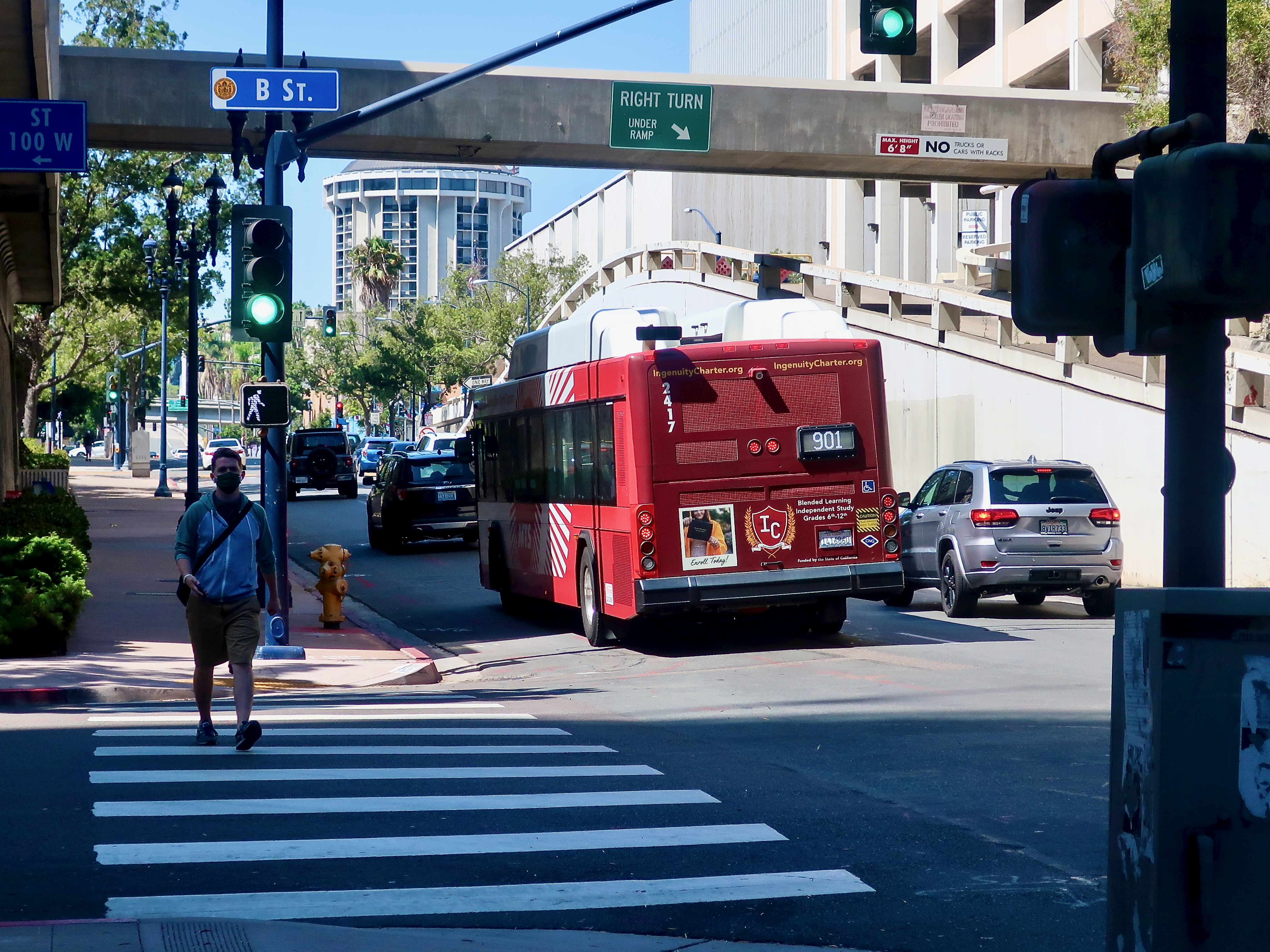 MTS Gillig Low Floor CNG 40' 2417