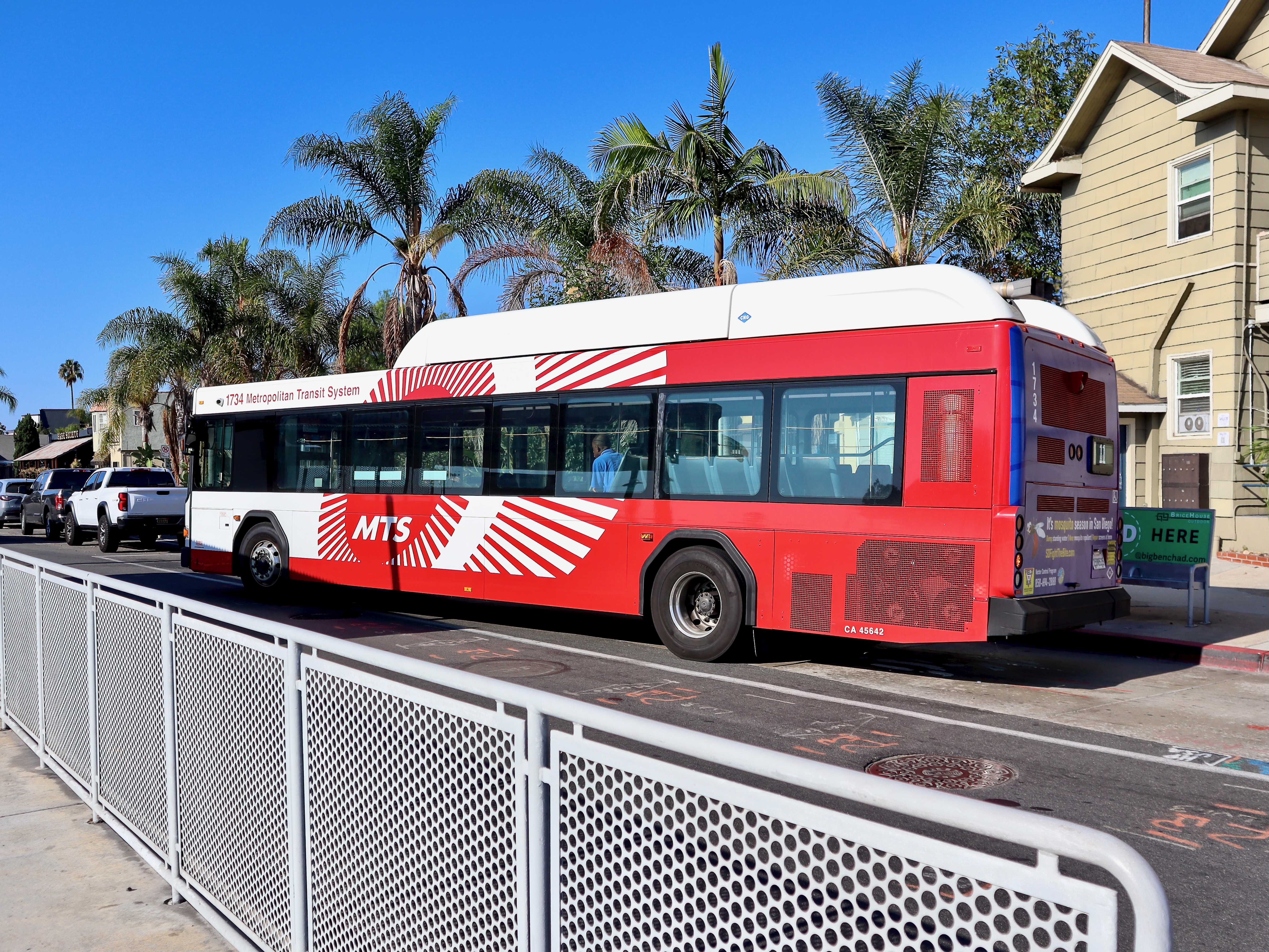 MTS Gillig Low Floor CNG 40' 1734