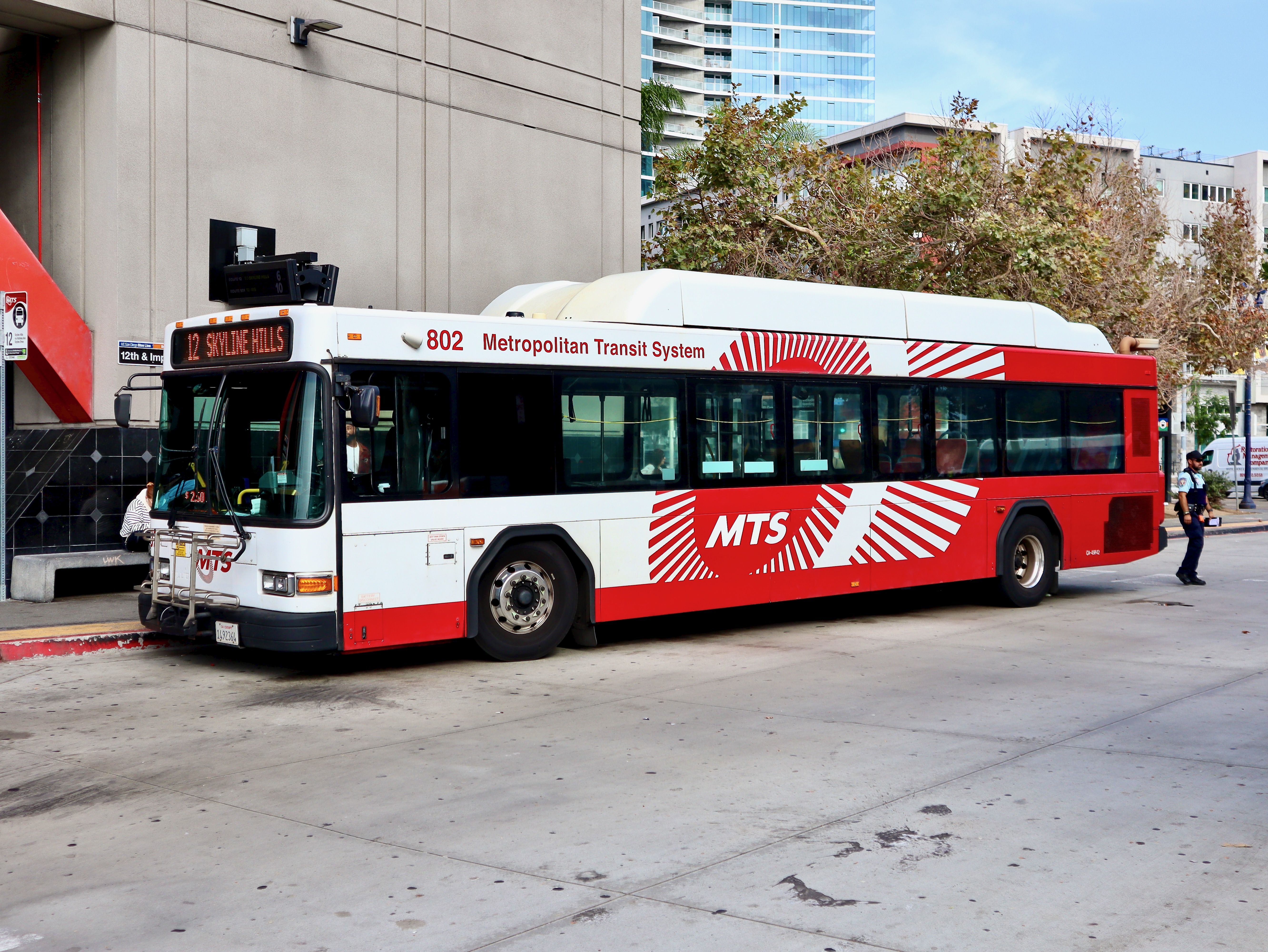 MTS Gillig Low Floor CNG 40' 802