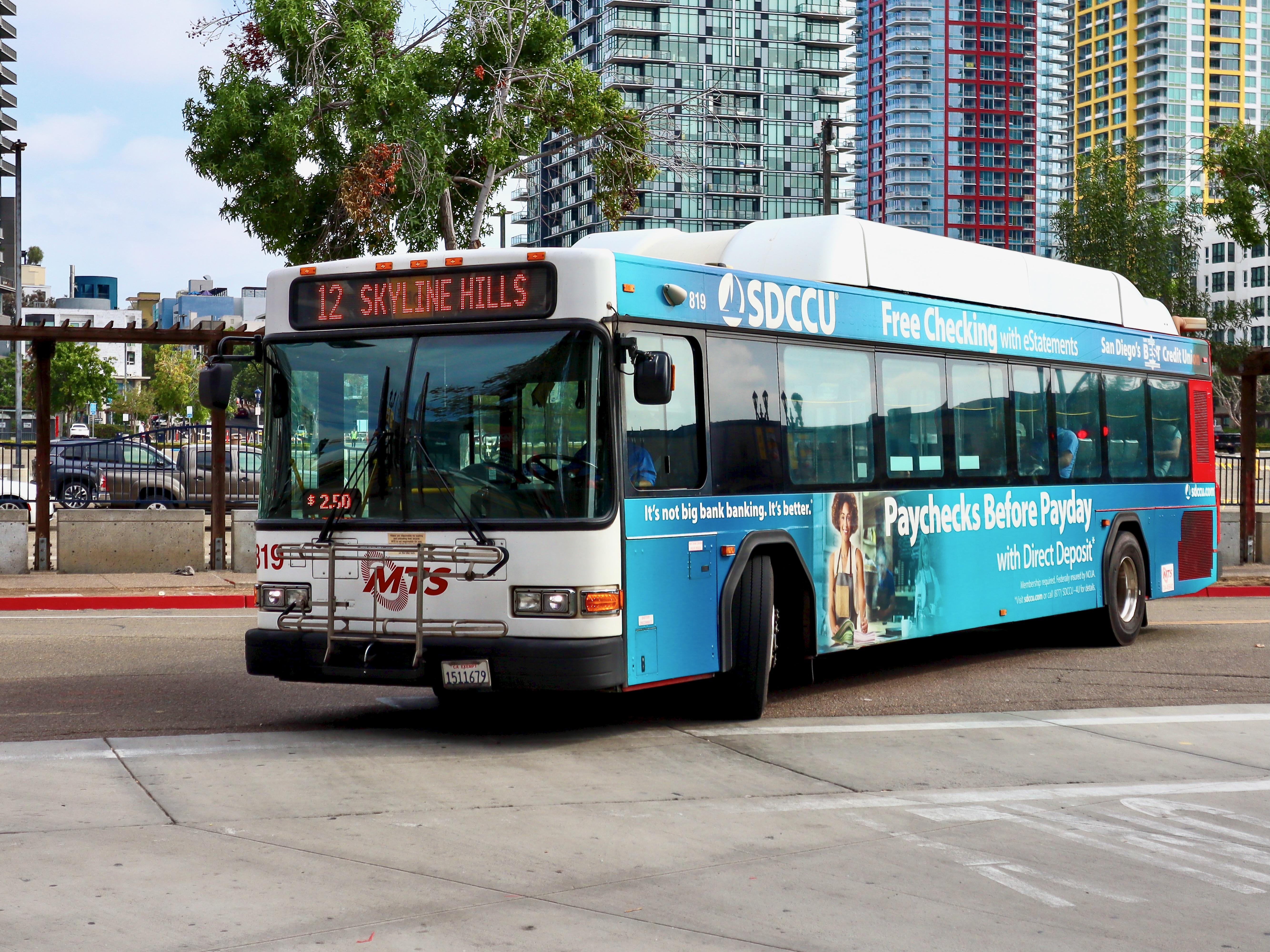 MTS Gillig Low Floor CNG 40' 819