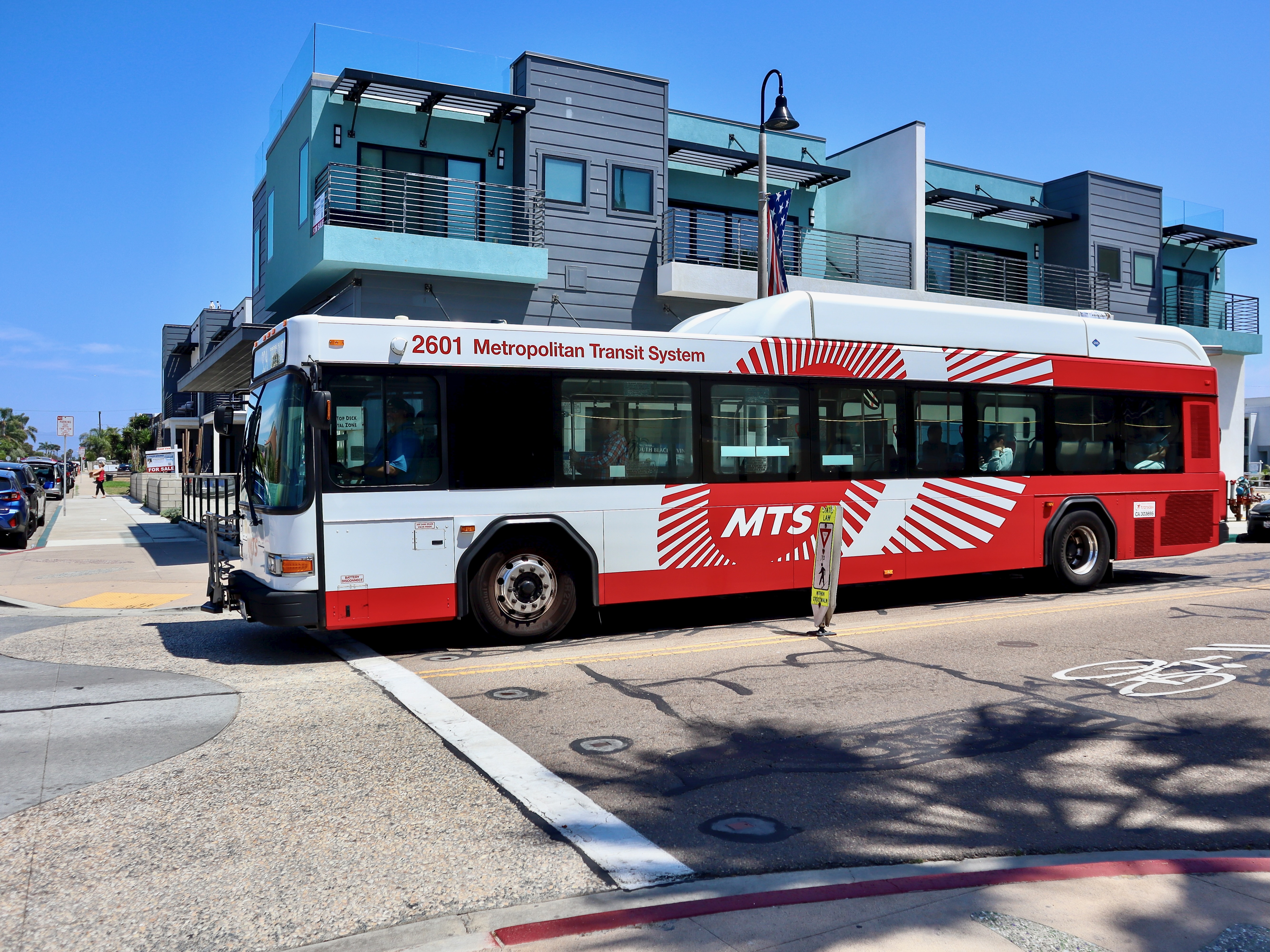 MTS Gillig Low Floor CNG 40' 2601