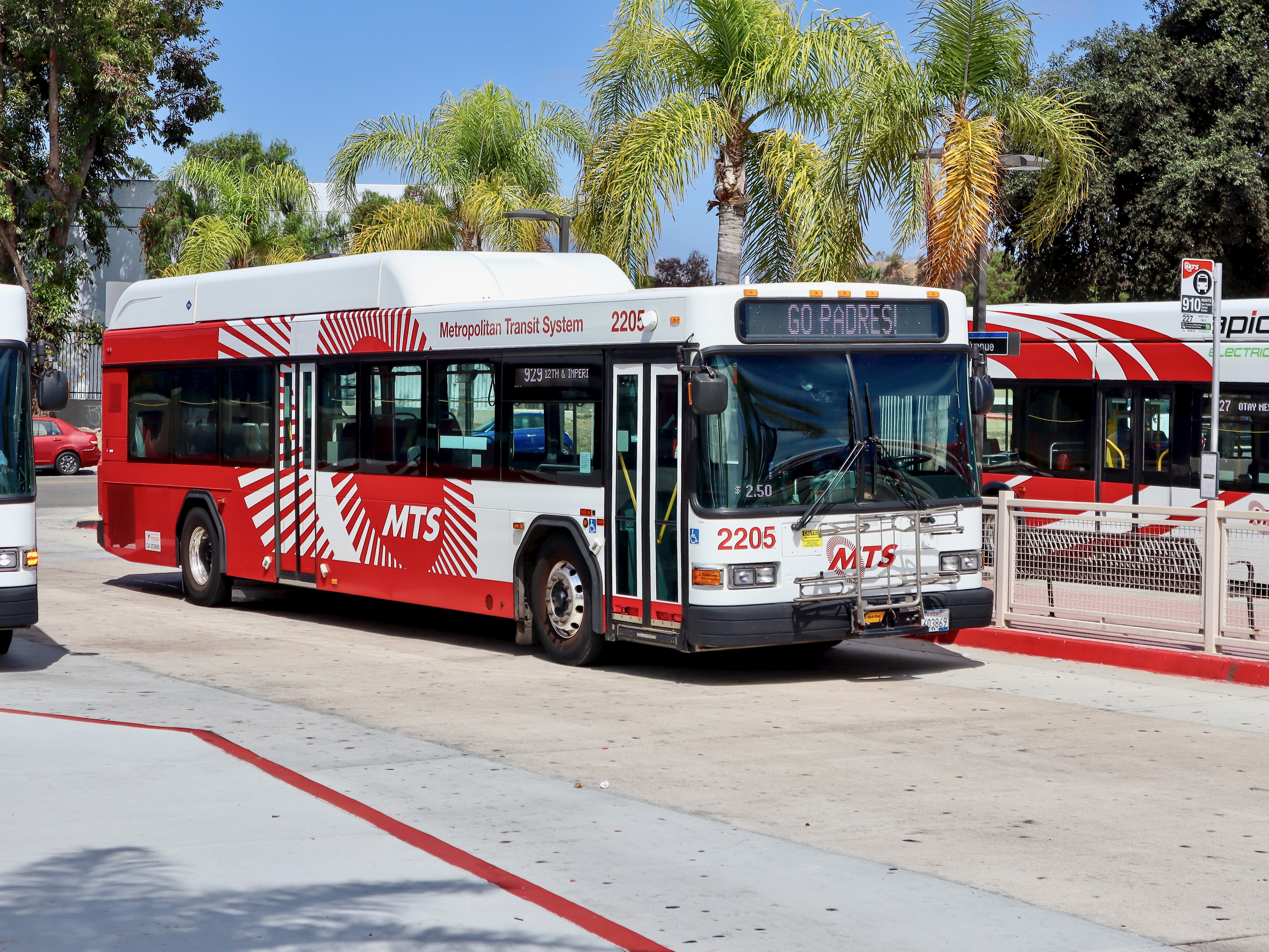 MTS Gillig Low Floor CNG 40' 2205