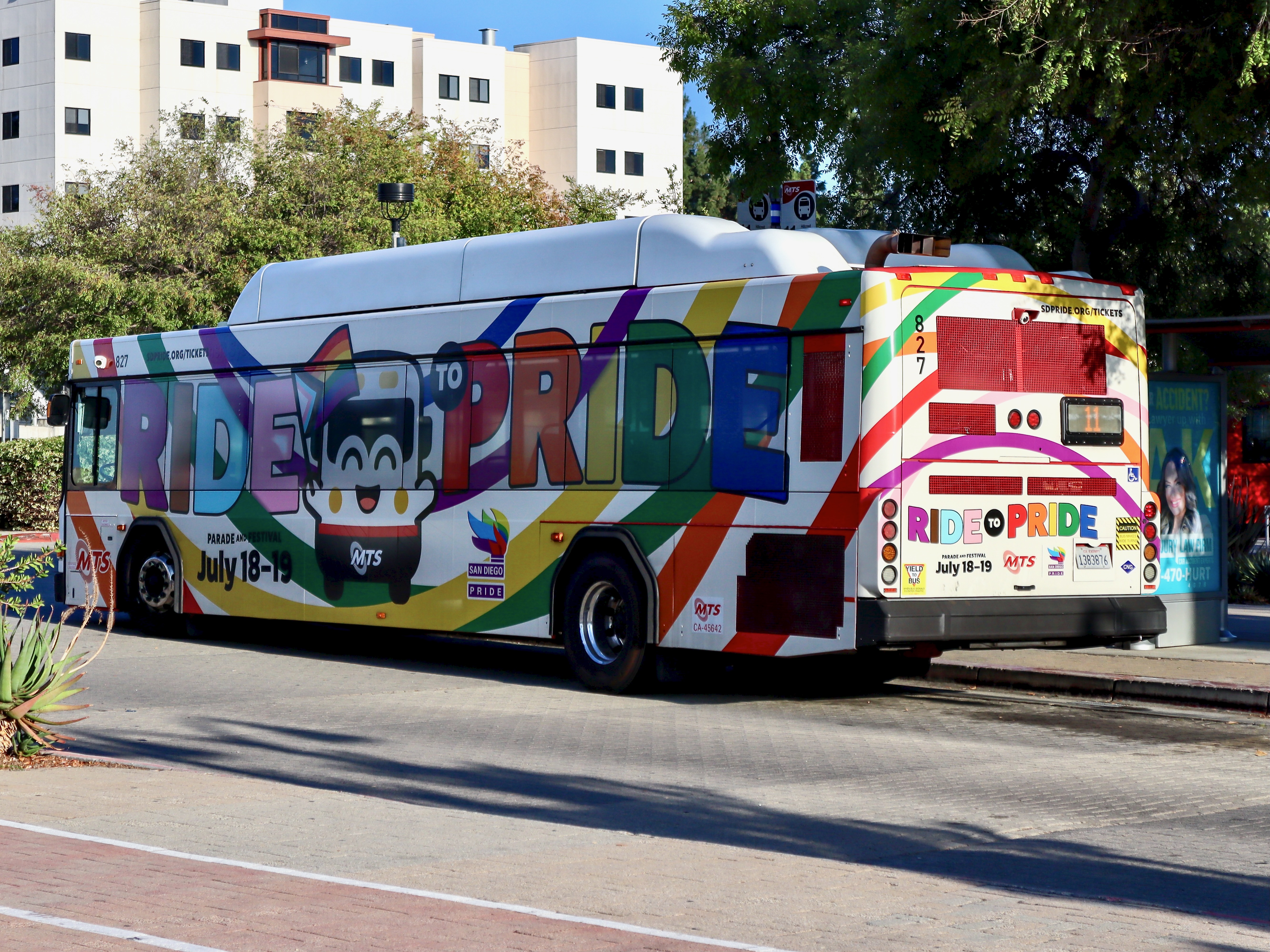 MTS Gillig Low Floor CNG 40' 827