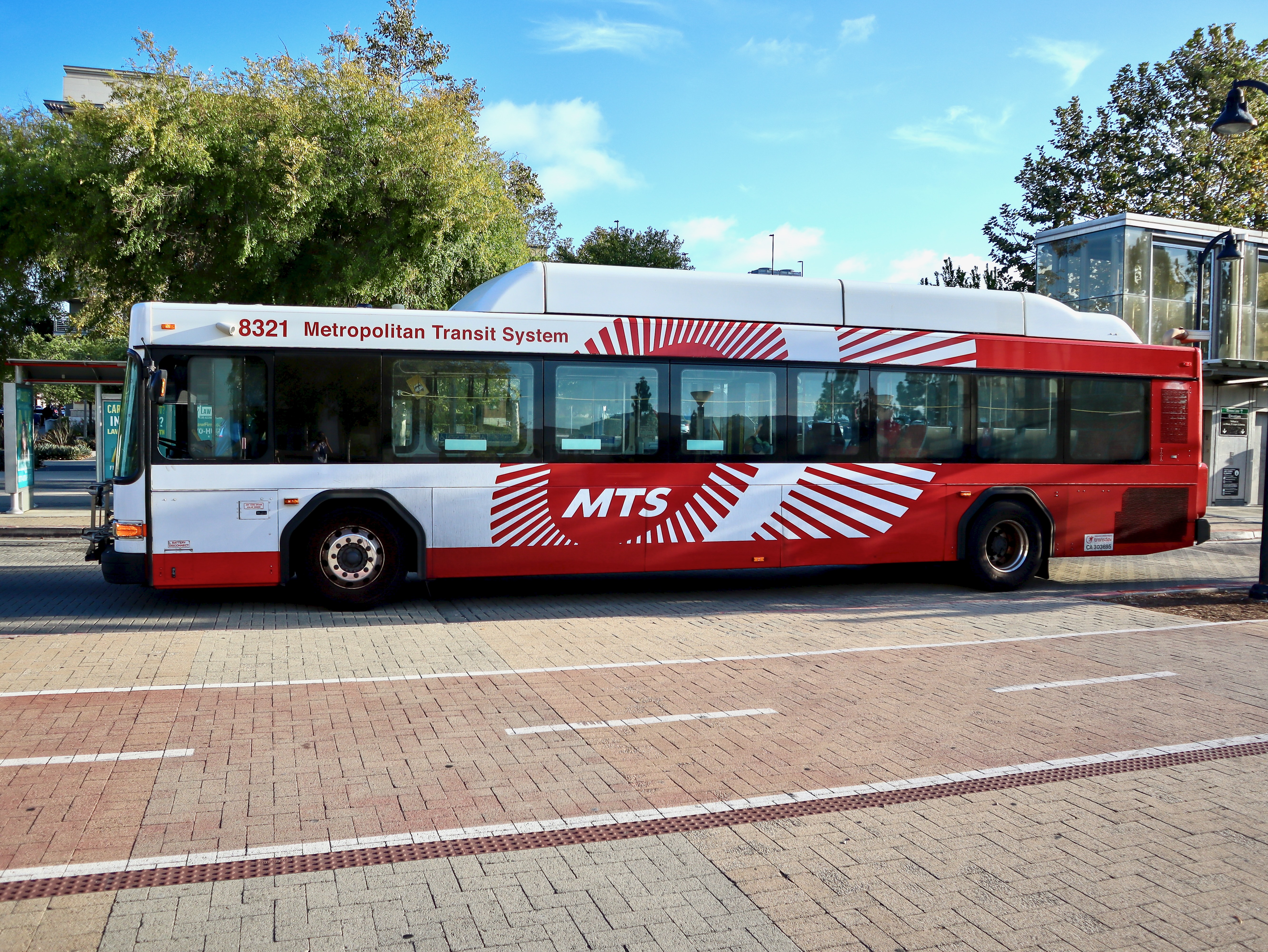 MTS Gillig Low Floor CNG 40' 8321
