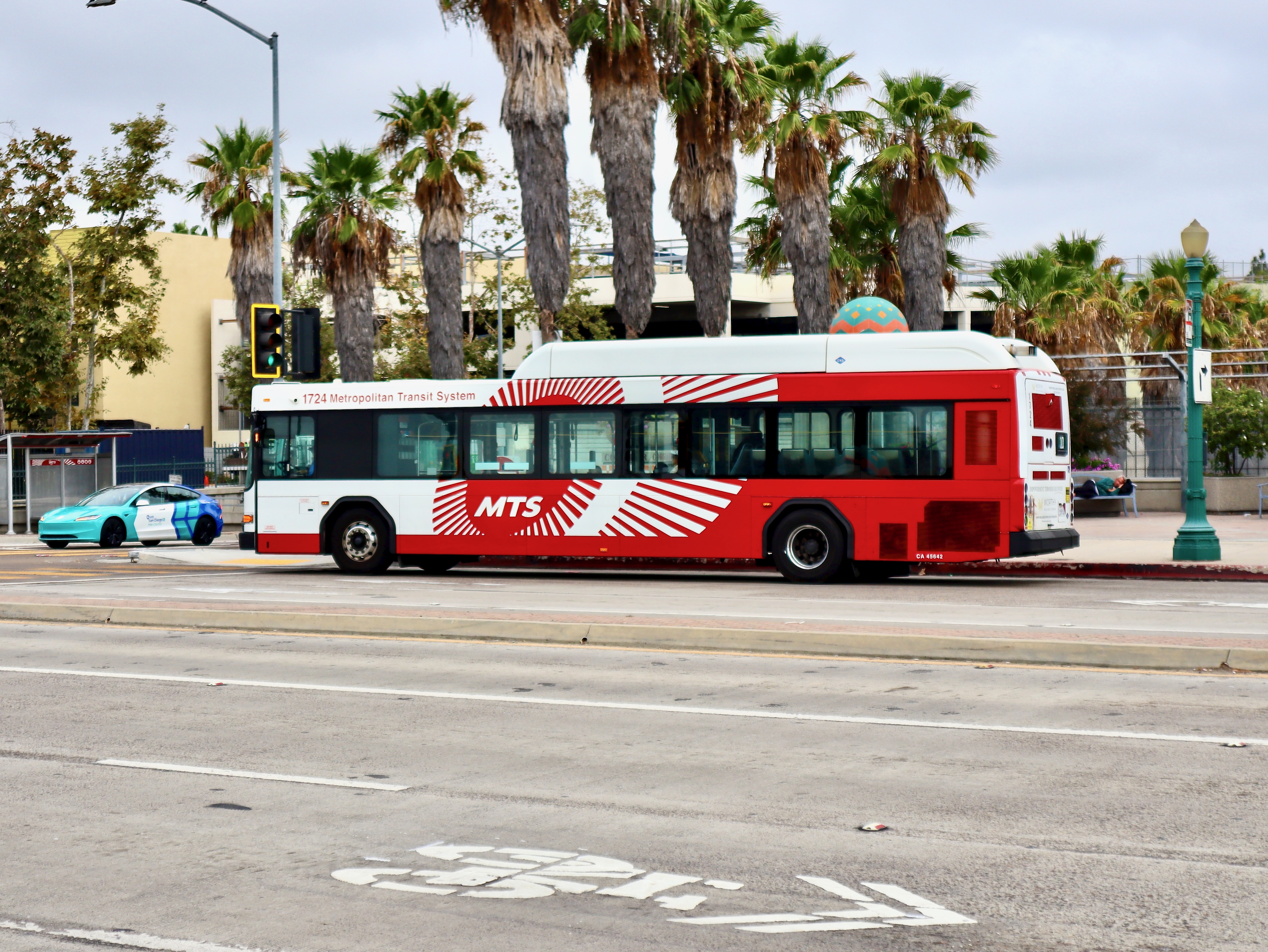 MTS Gillig Low Floor CNG 40' 1724