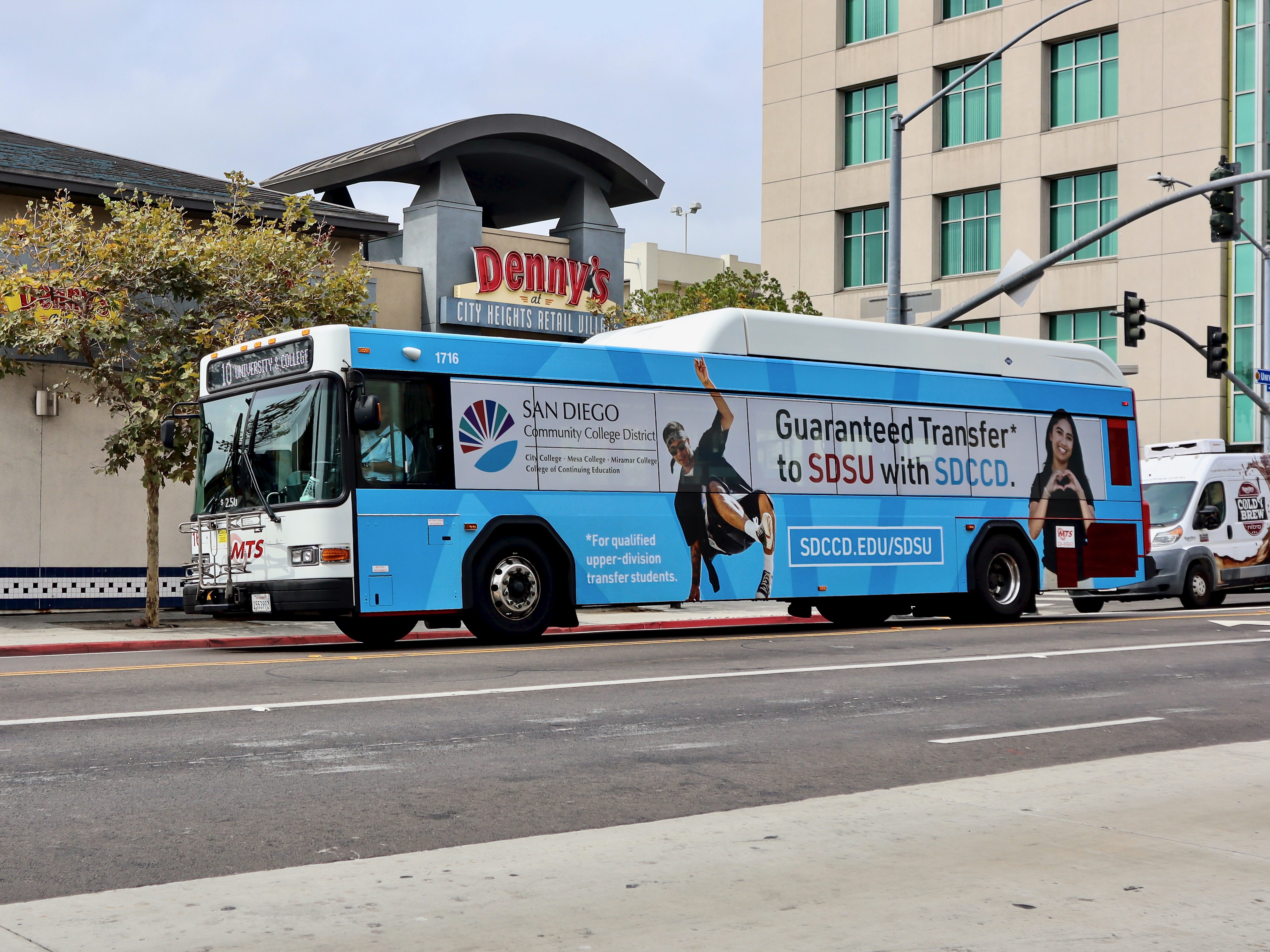 MTS Gillig Low Floor CNG 40' 1716