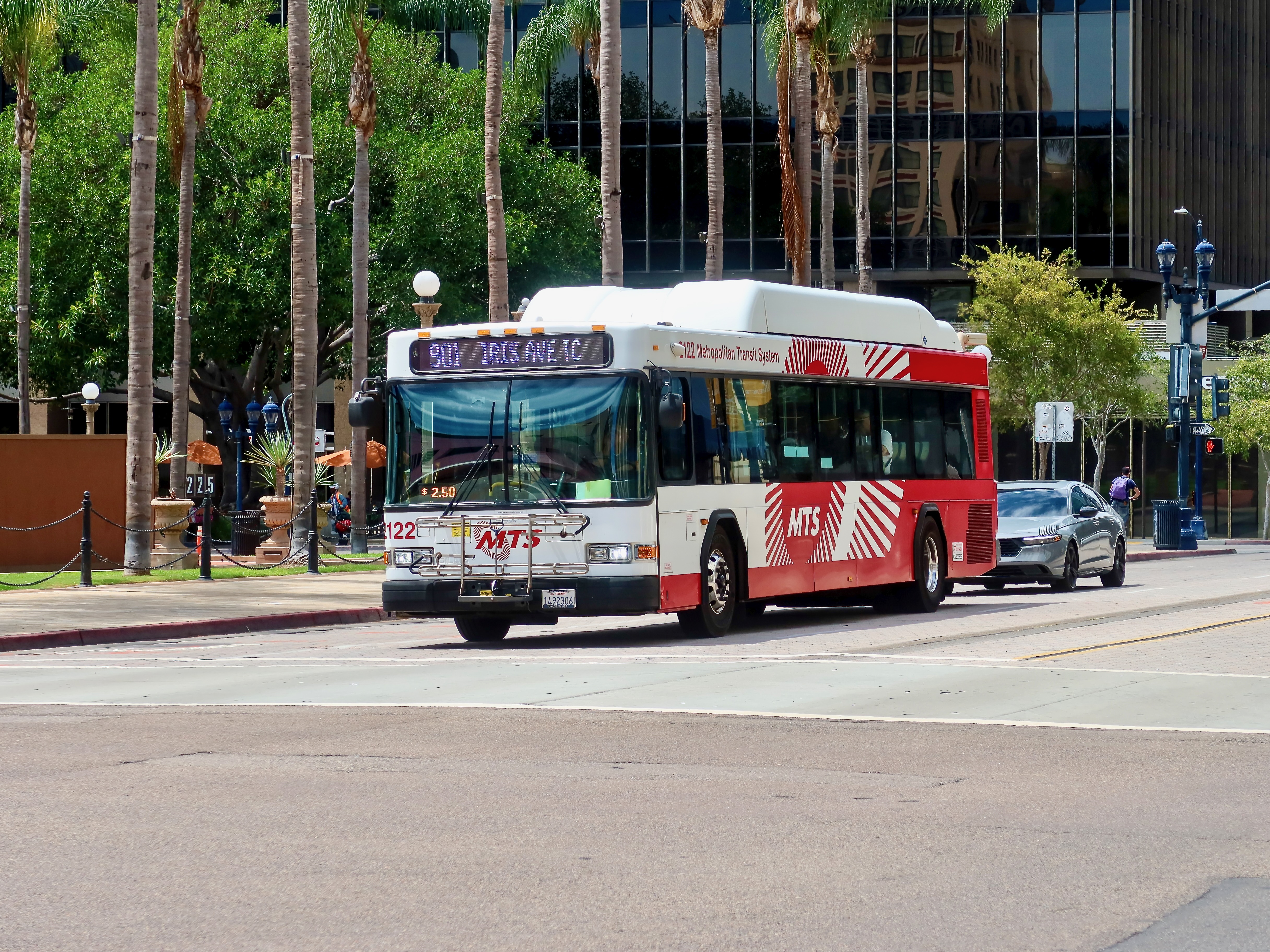 MTS Gillig Low Floor CNG 40' 2122