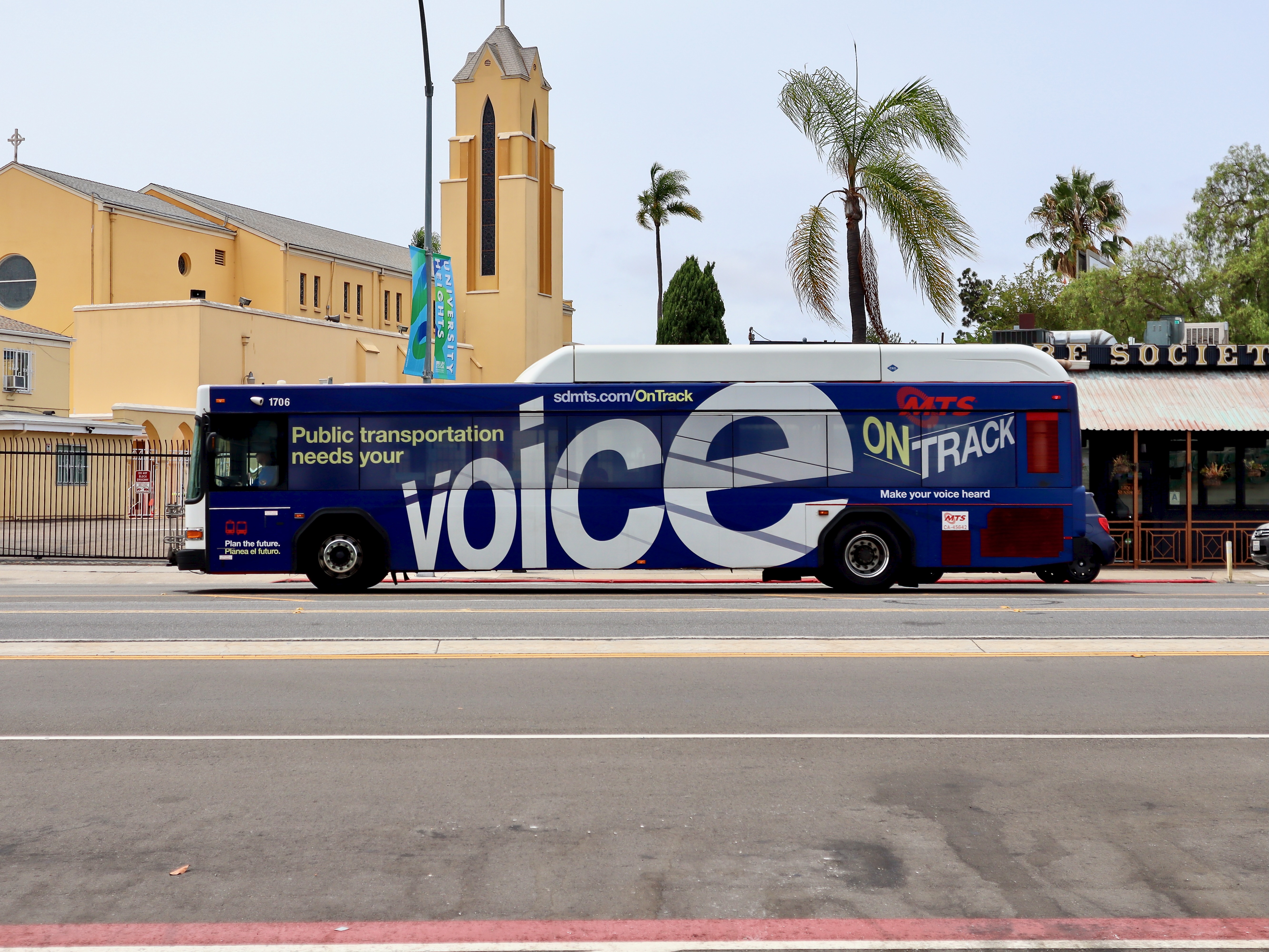 MTS Gillig Low Floor CNG 40' 1706