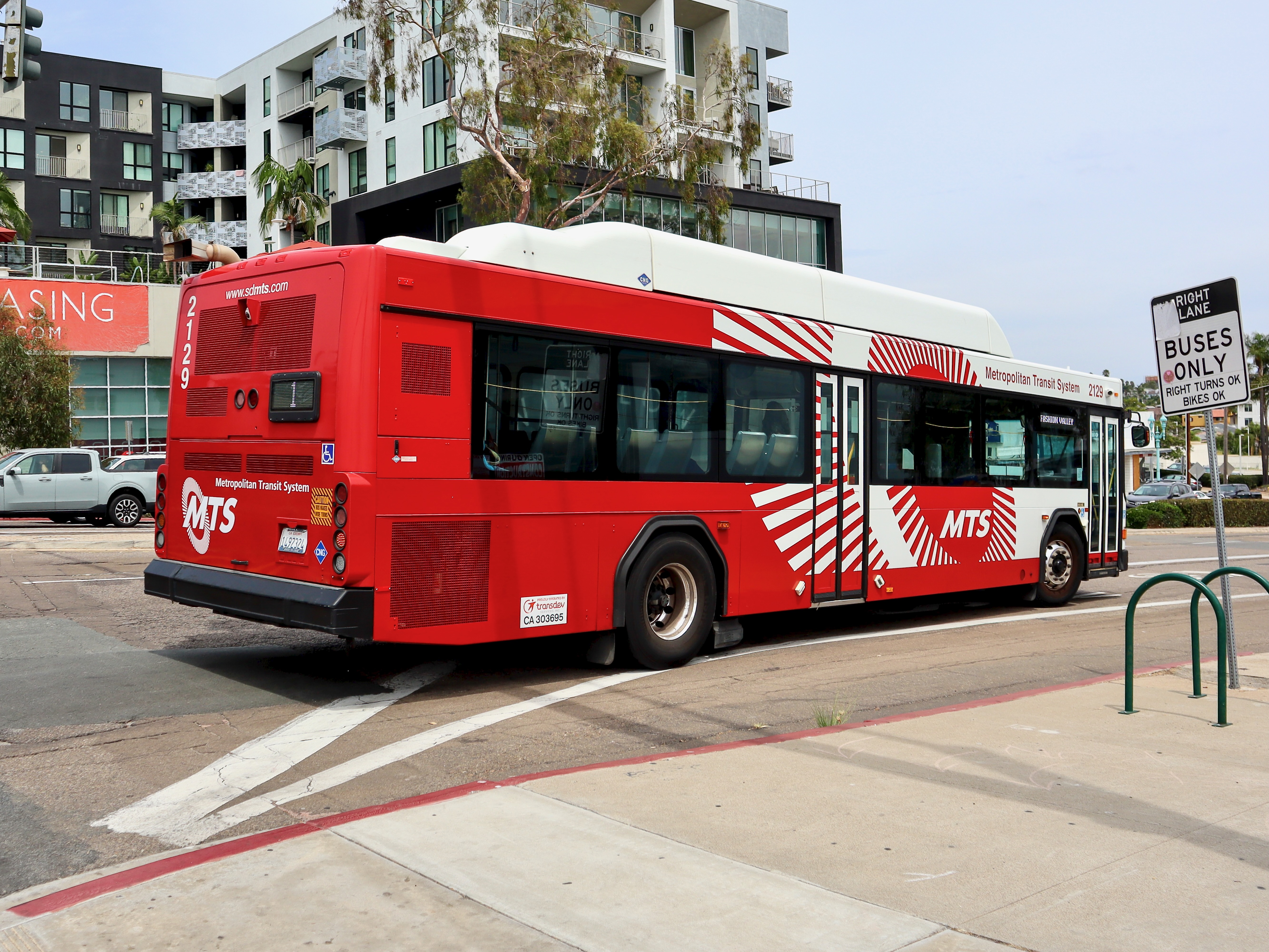 MTS Gillig Low Floor CNG 40' 2129