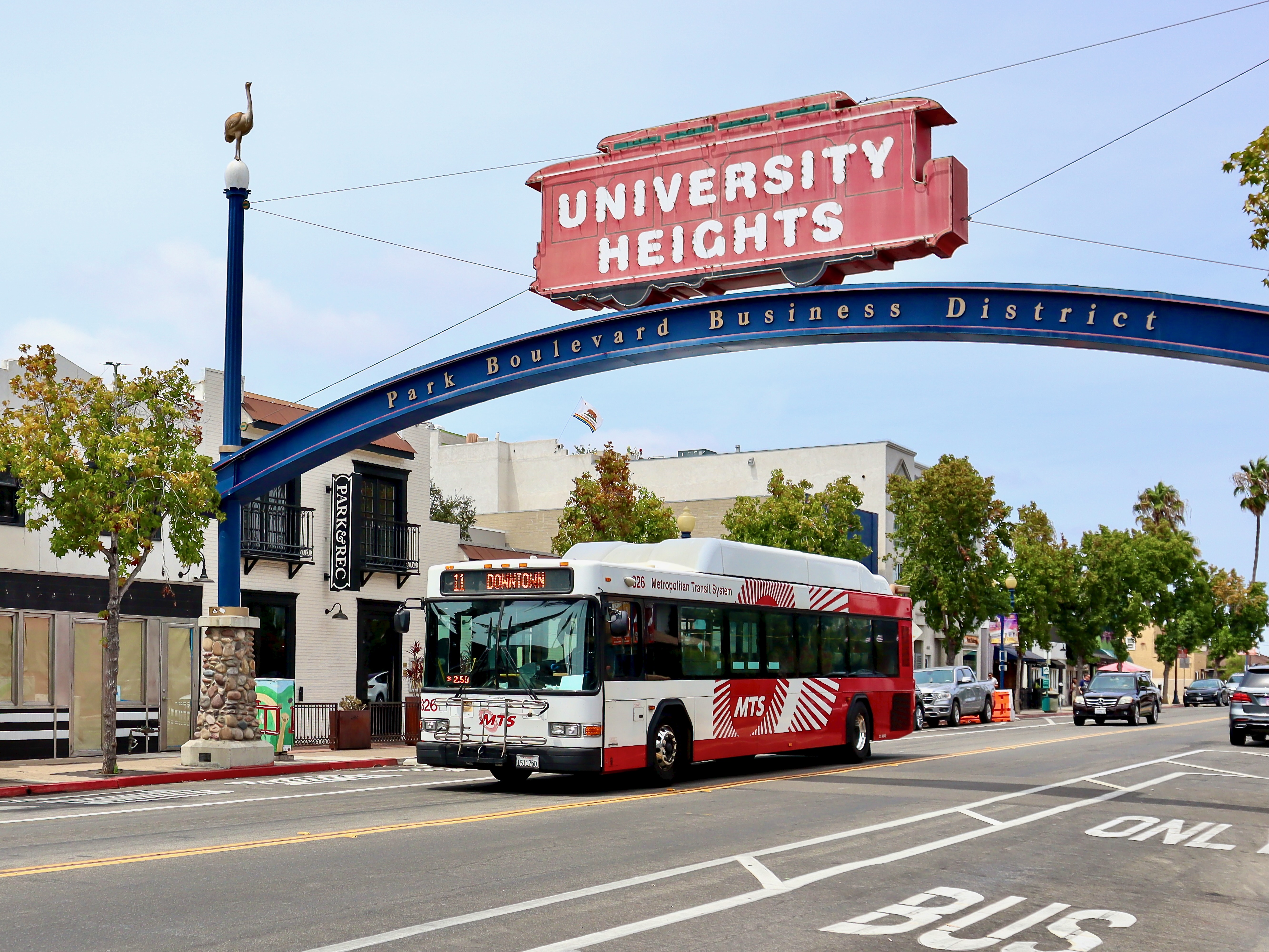 MTS Gillig Low Floor CNG 40' 826