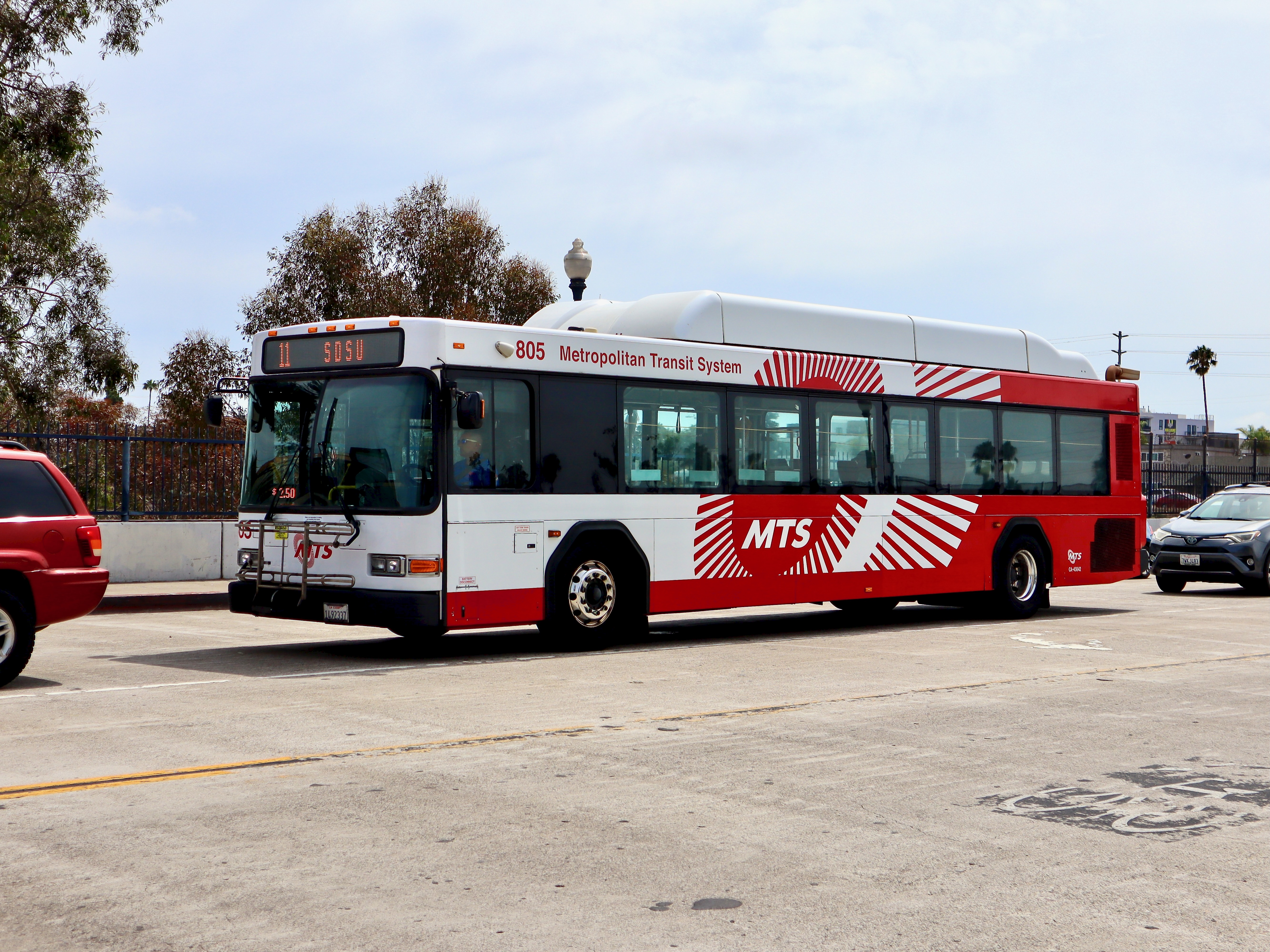 MTS Gillig Low Floor CNG 40' 805