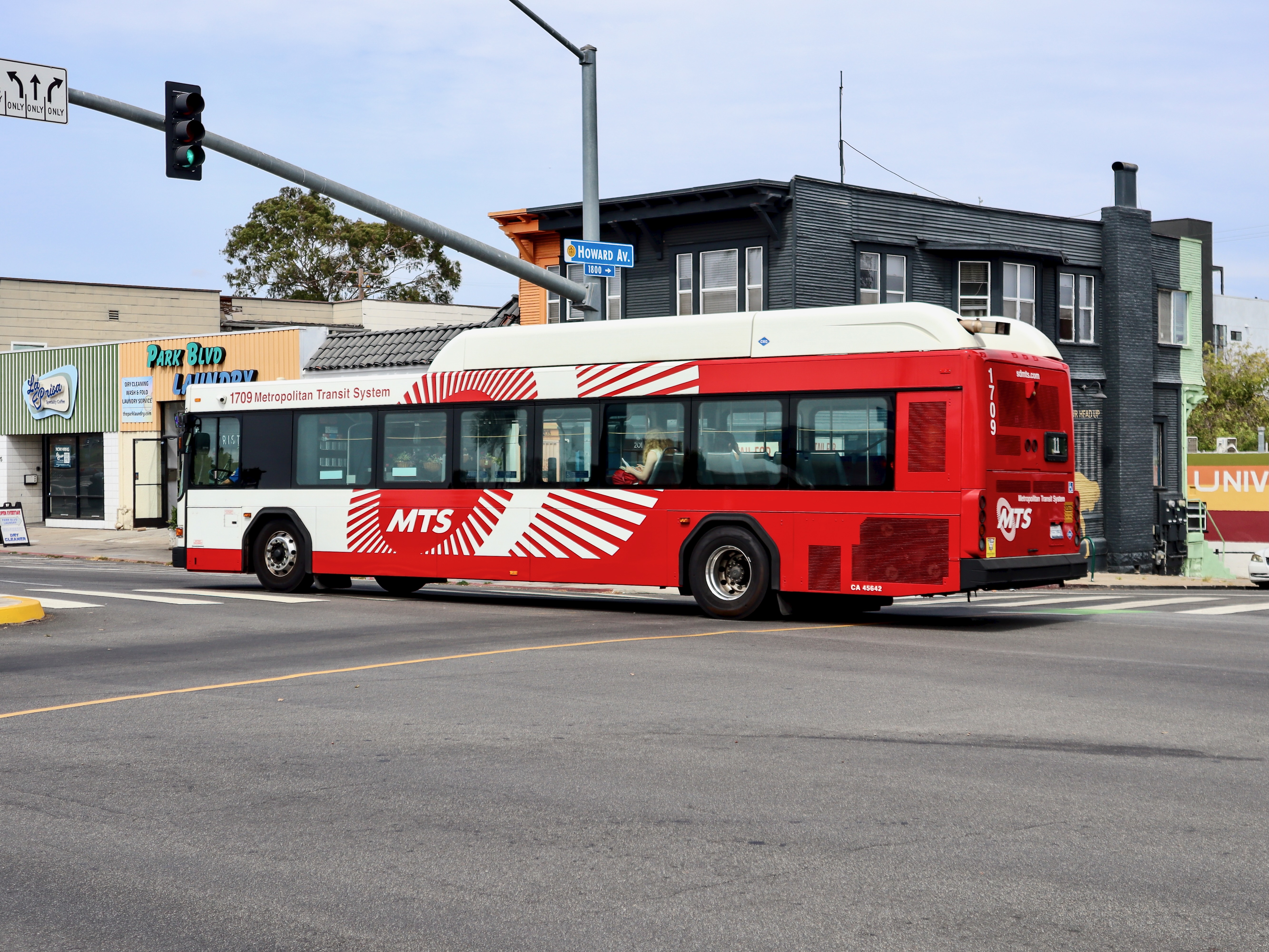 MTS Gillig Low Floor CNG 40' 1709