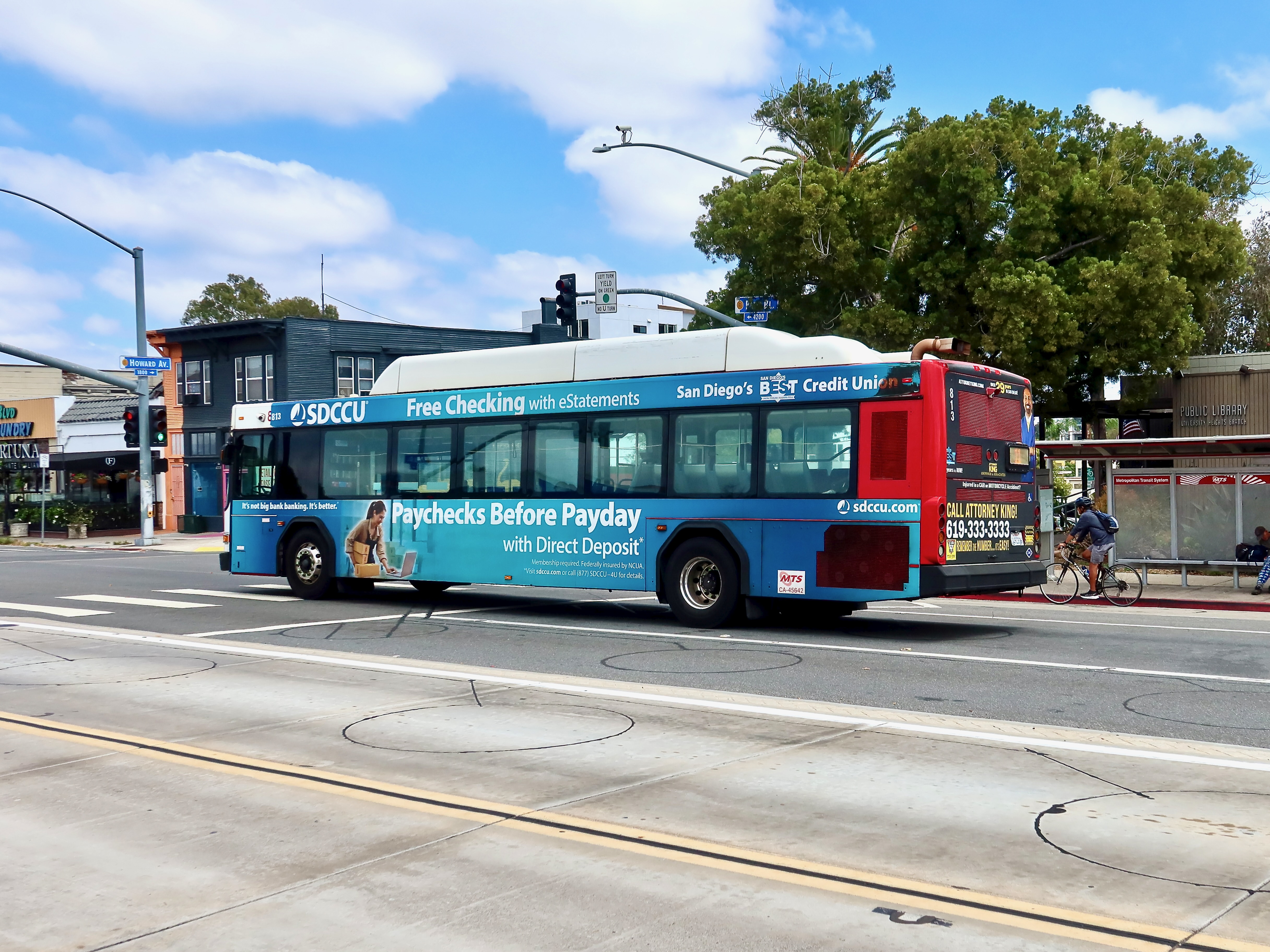 MTS Gillig Low Floor CNG 40' 813