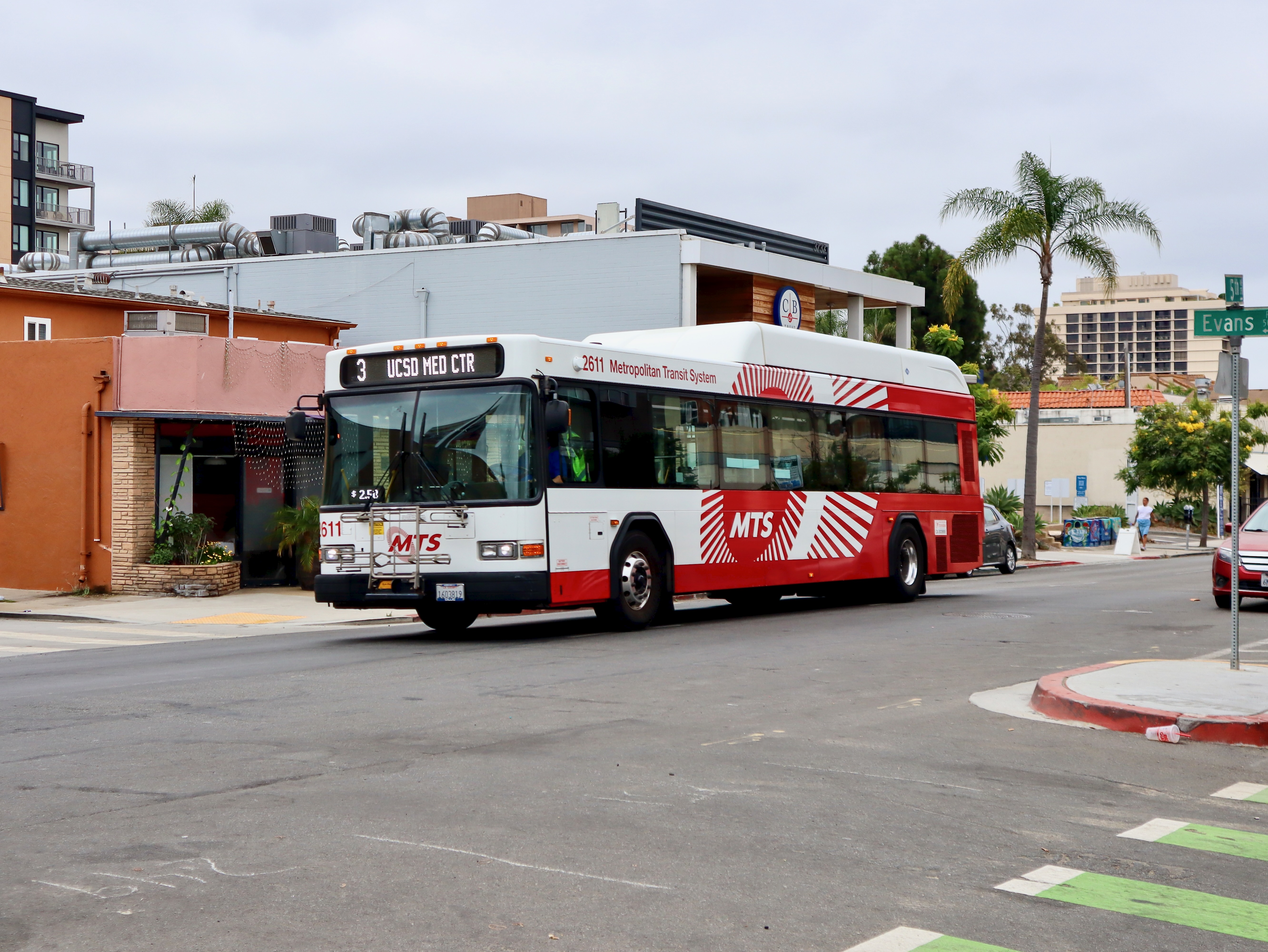 MTS Gillig Low Floor CNG 40' 2611
