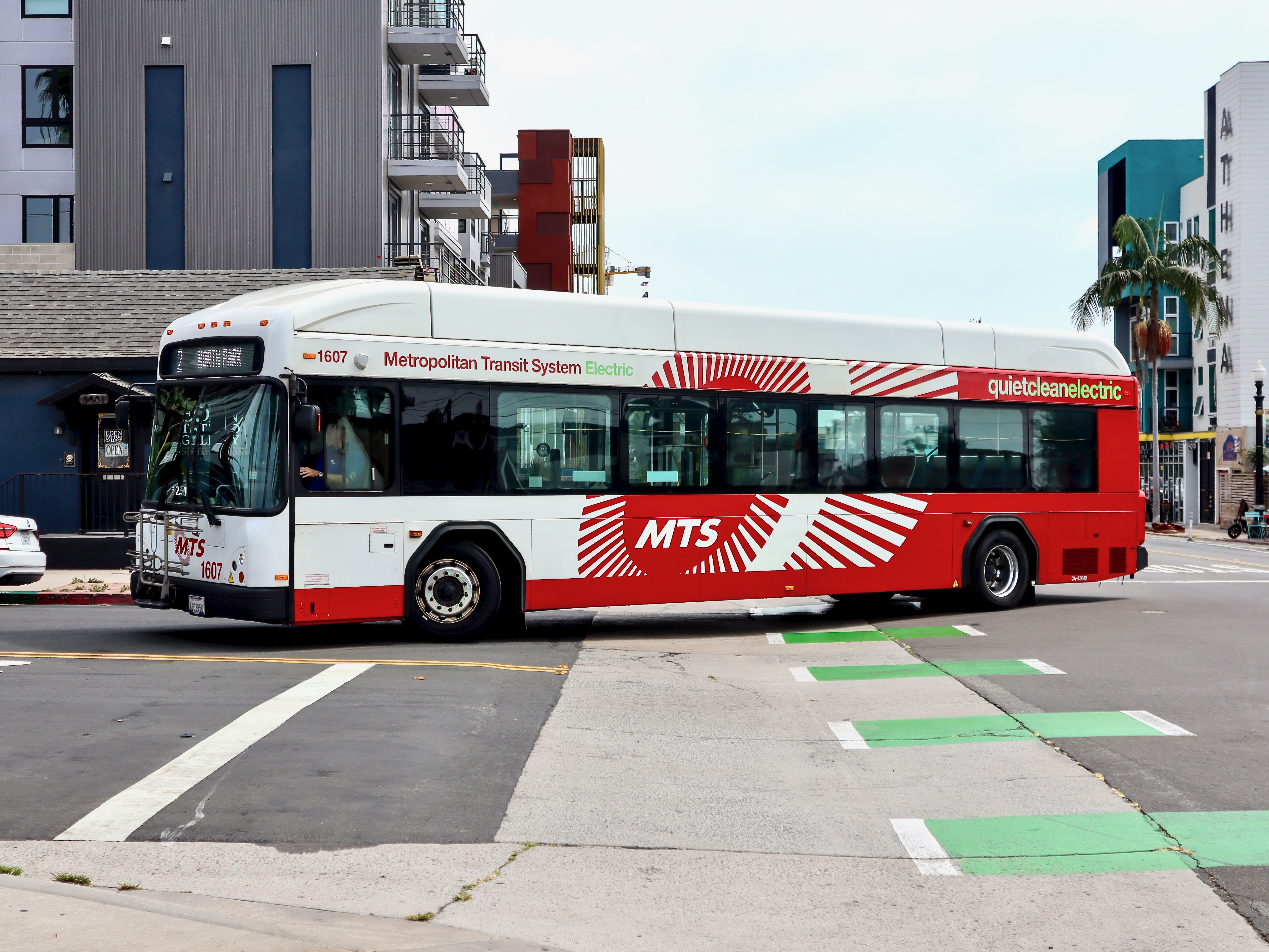 MTS Gillig Low Floor Plus EV 40' 1607