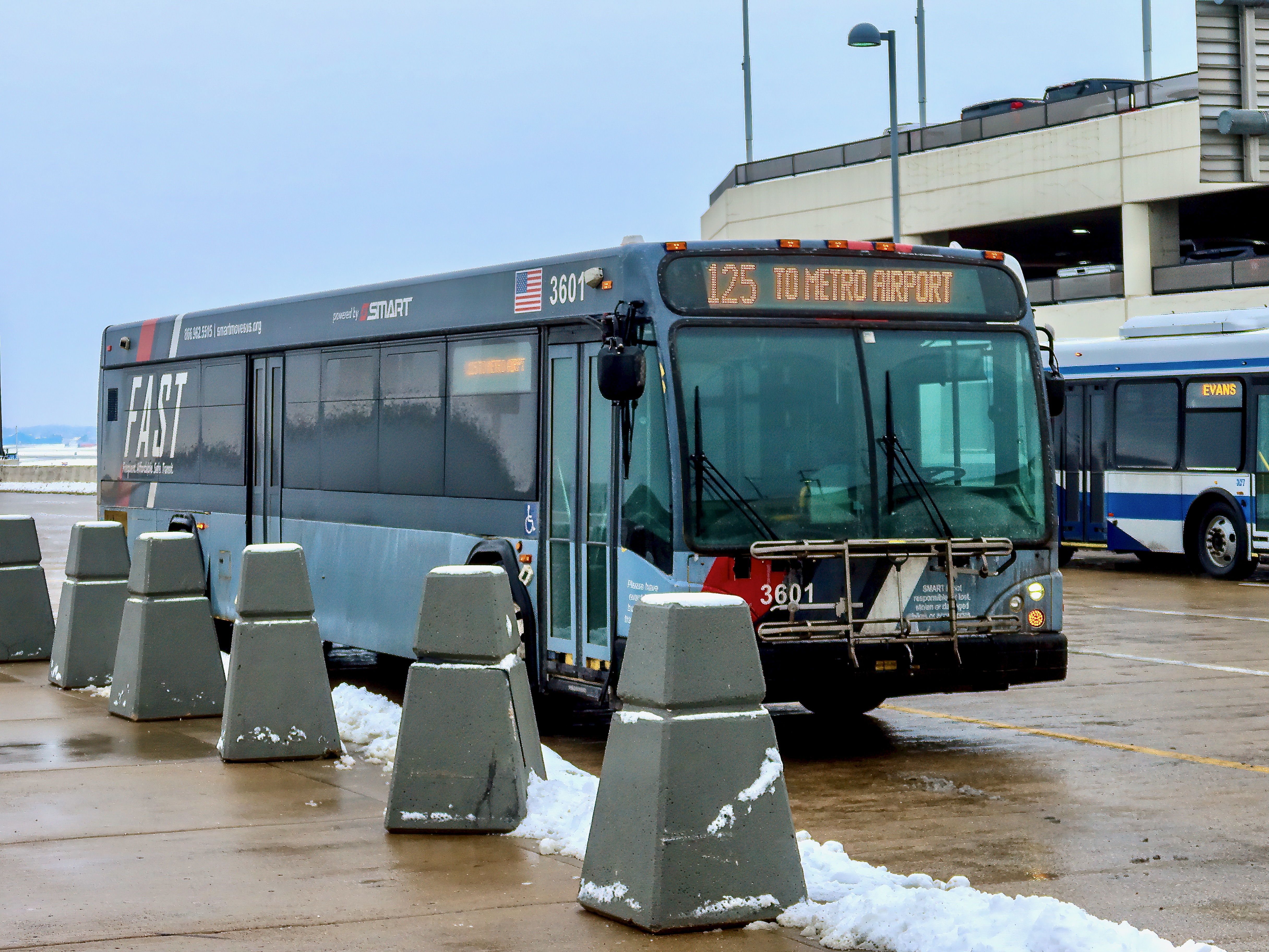 SMART Gillig BRT 40' 3601