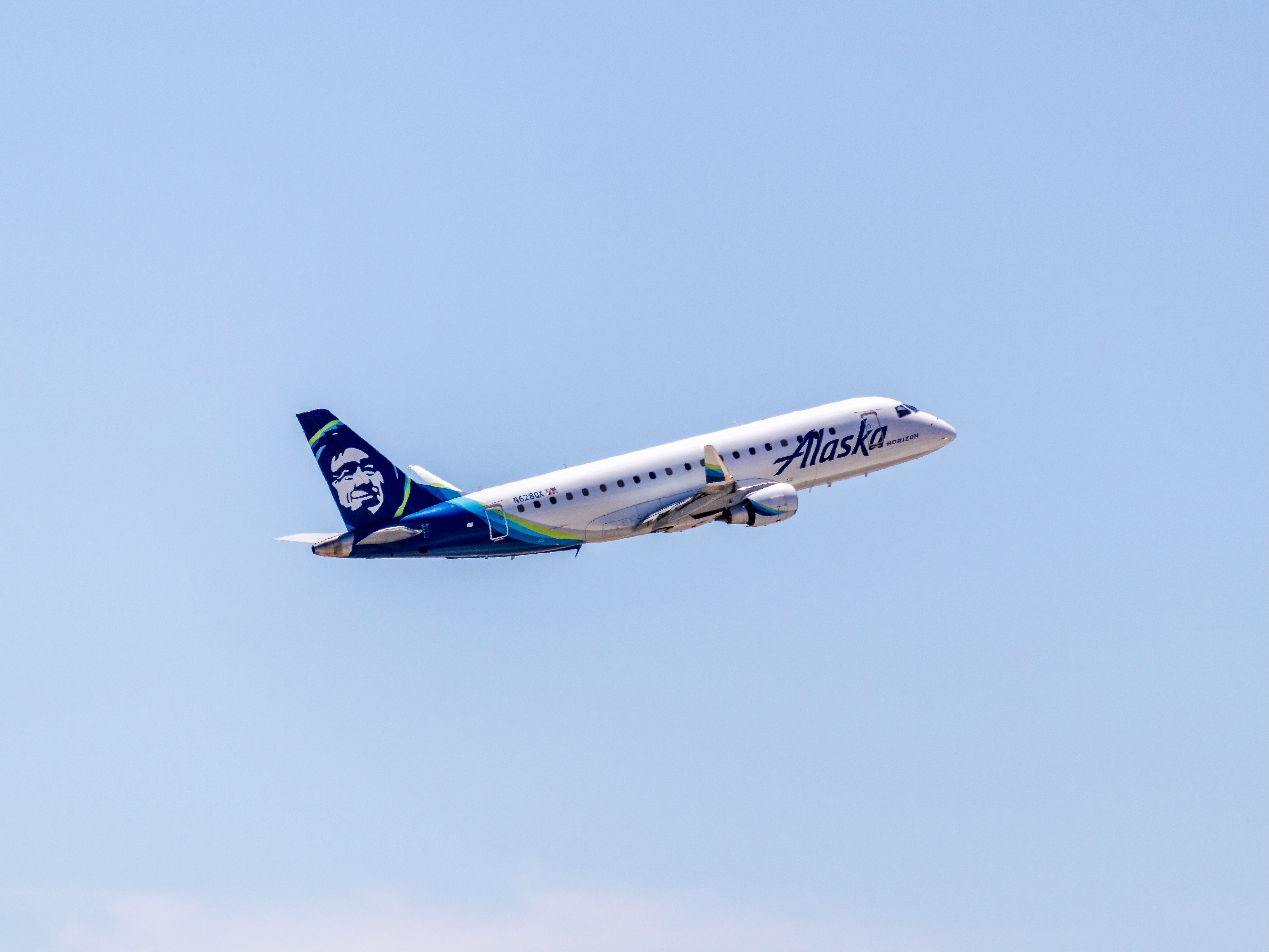 Horizon E175 N628QX
