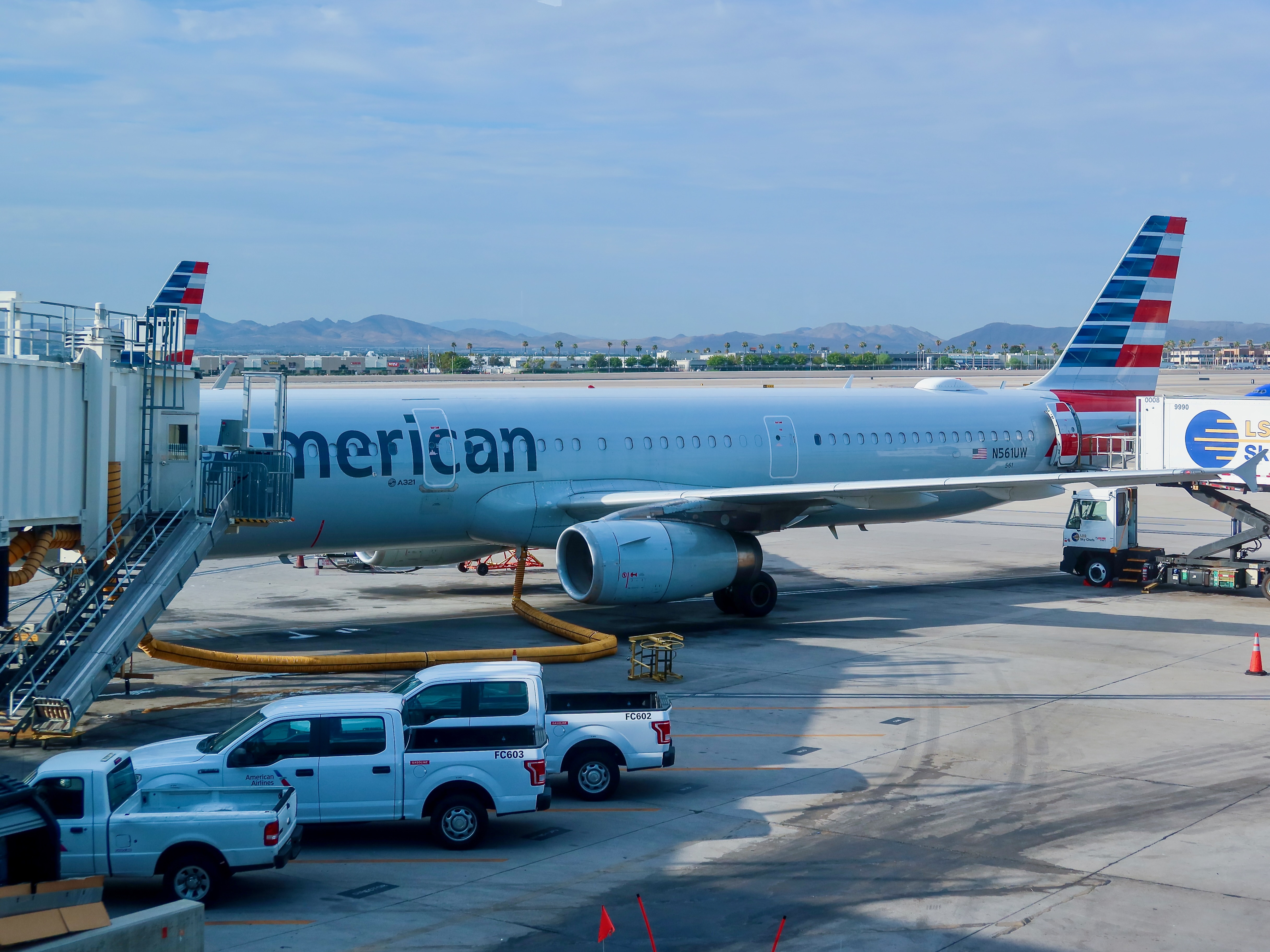 American A321-200 N561UW