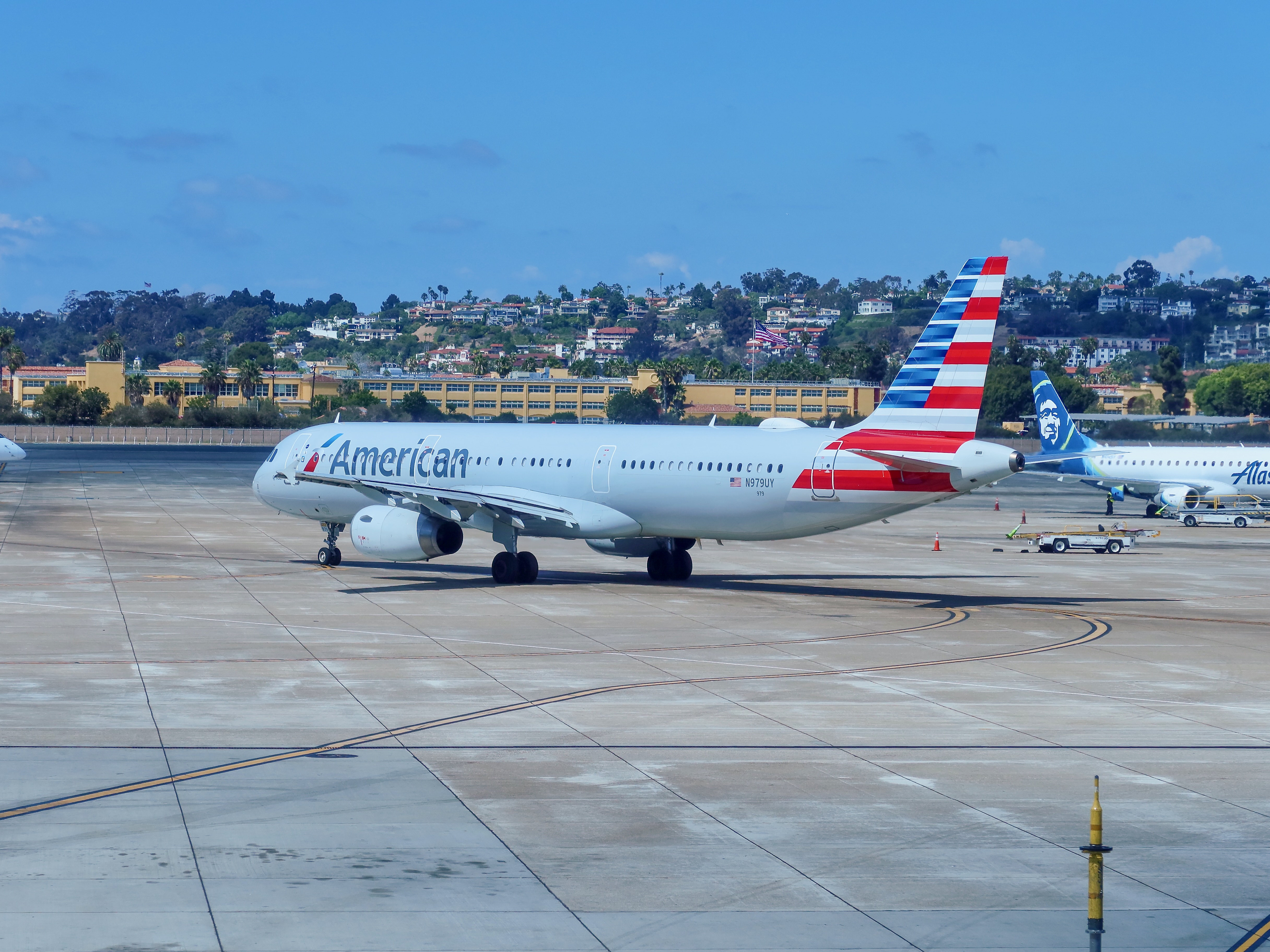 American A321-200 N979UY