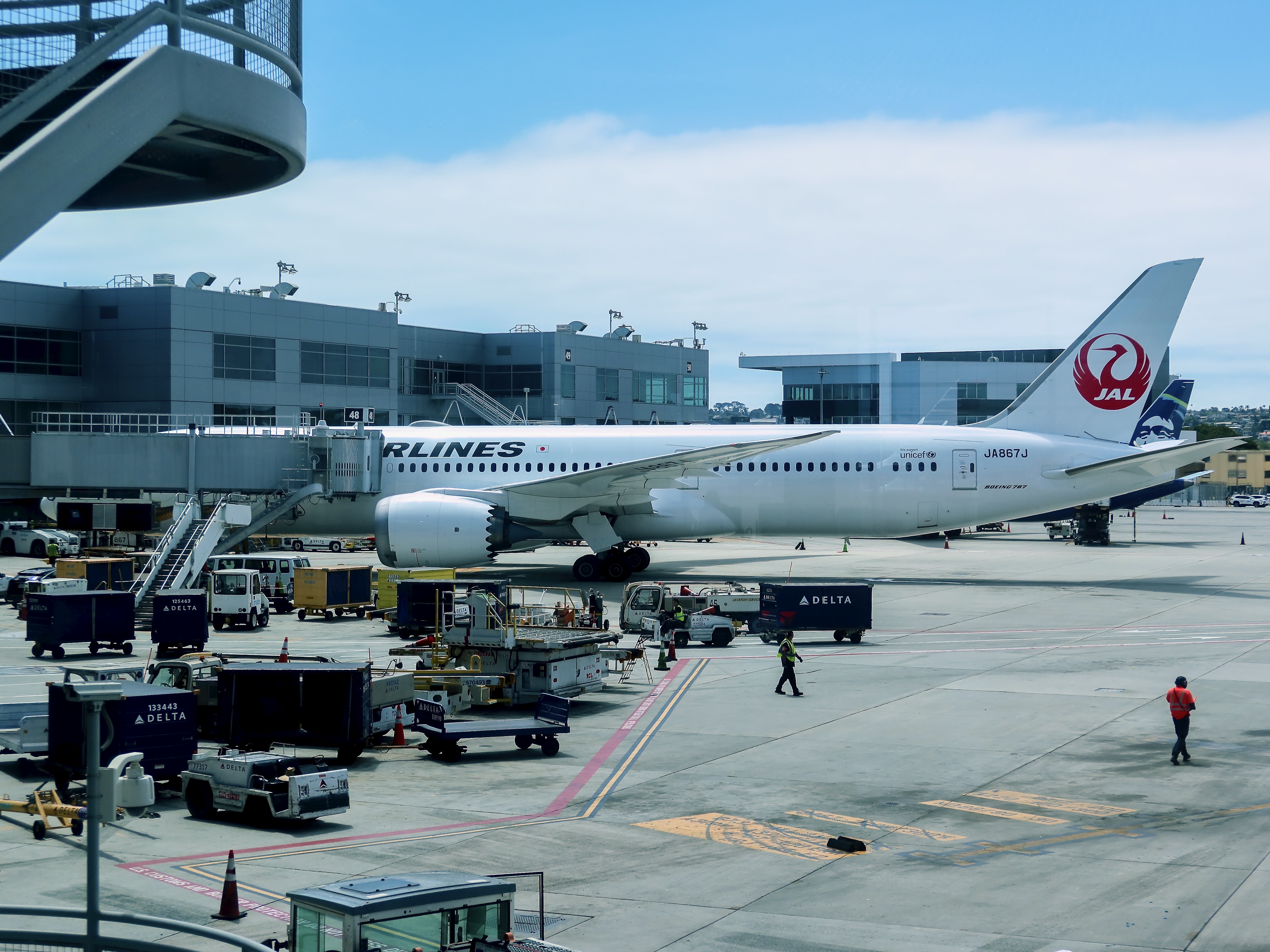 Japan Airlines 787-9 JA867J