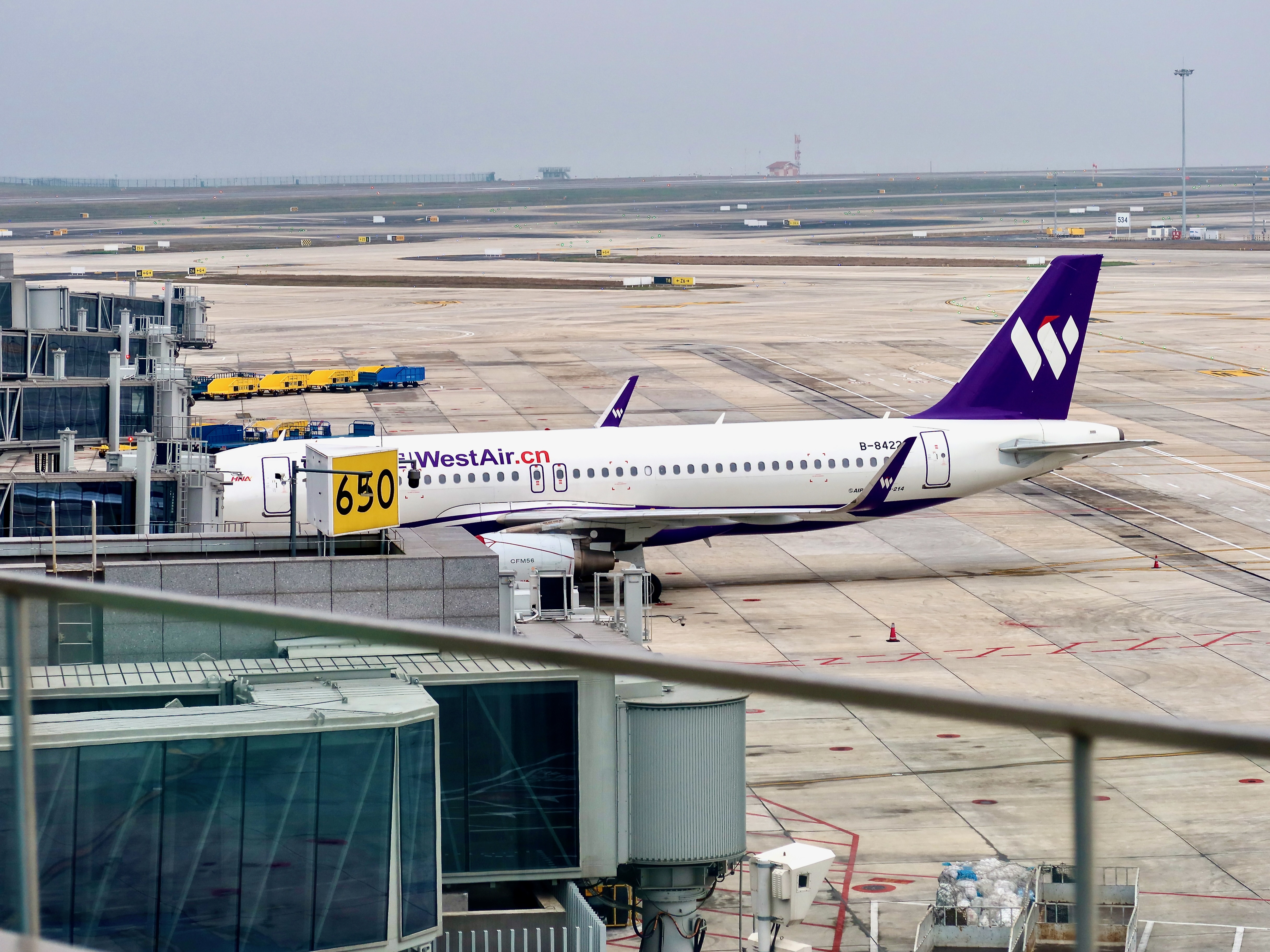 West Air A320-200 B-8422