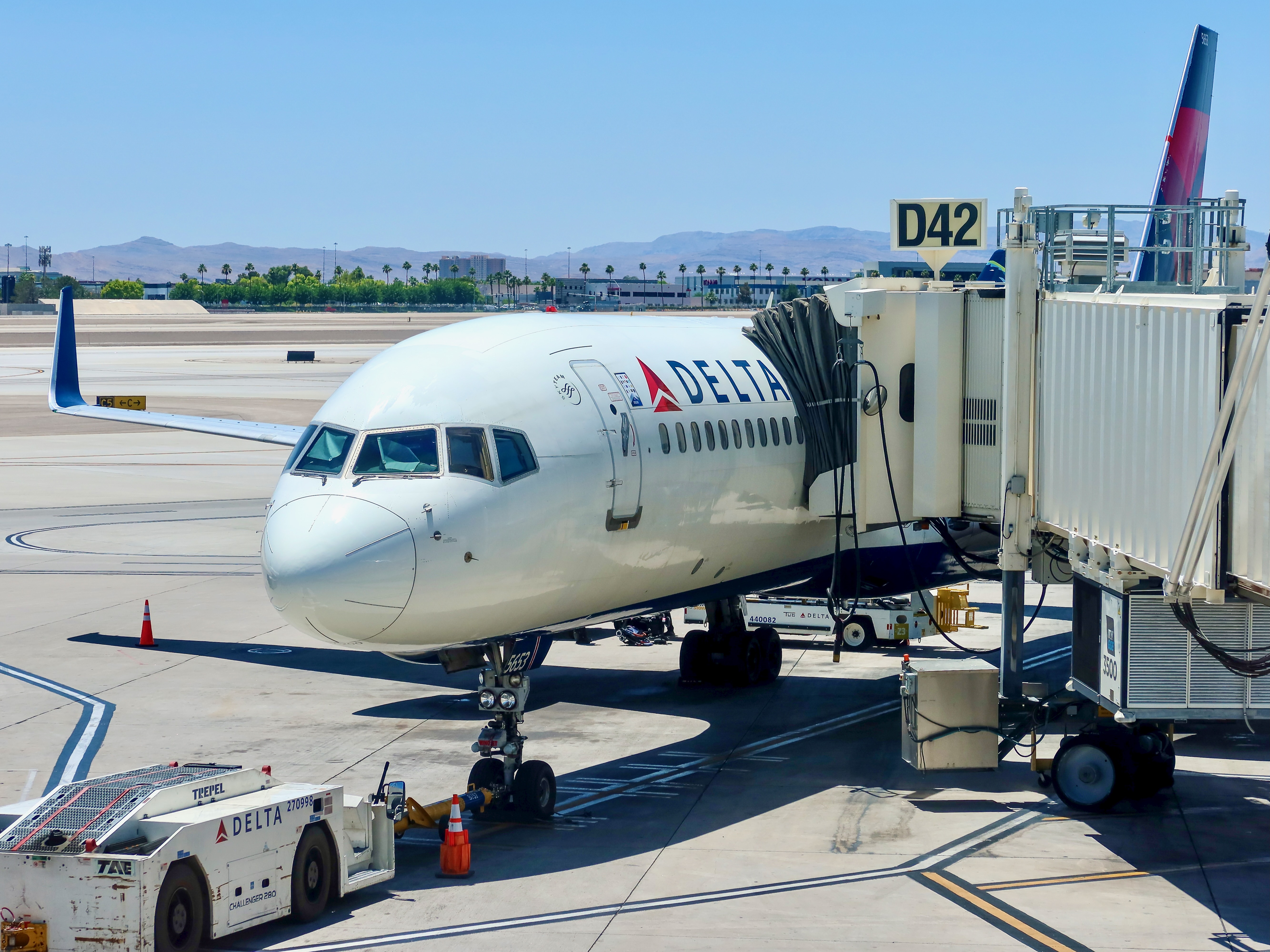 Delta 757-200 N553NW