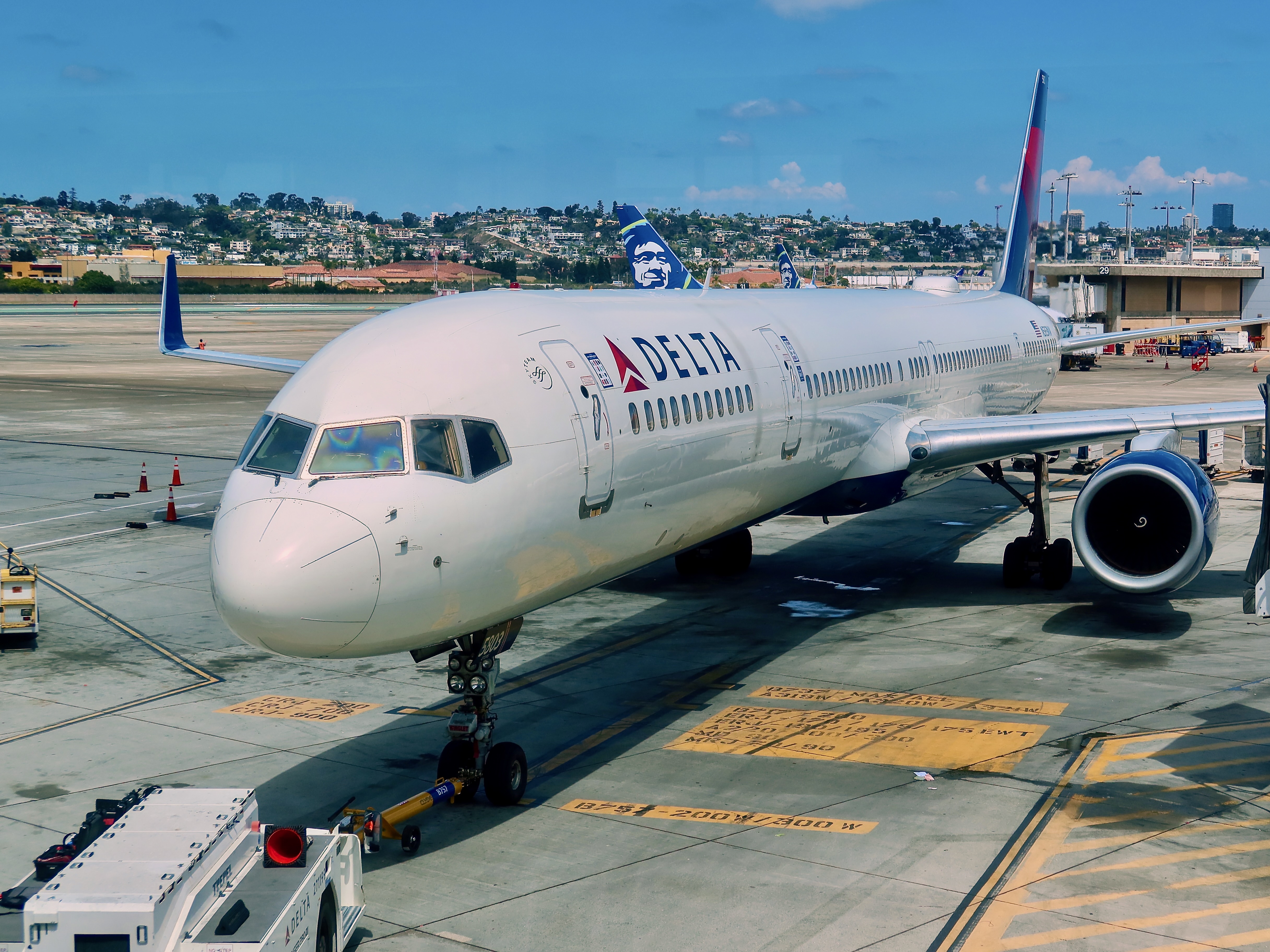 Delta 757-300 N583NW