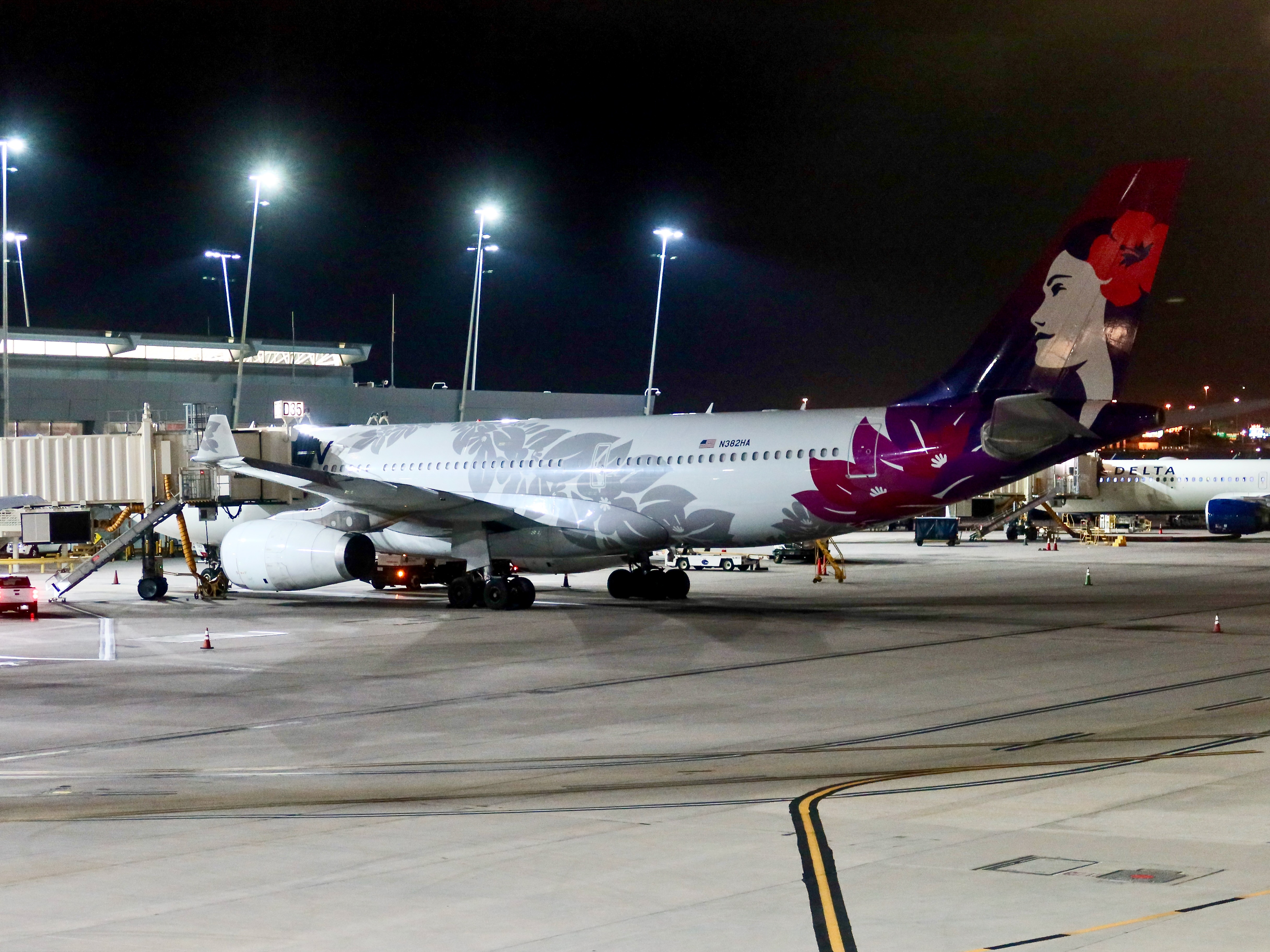 Hawaiian A330-200 N382HA