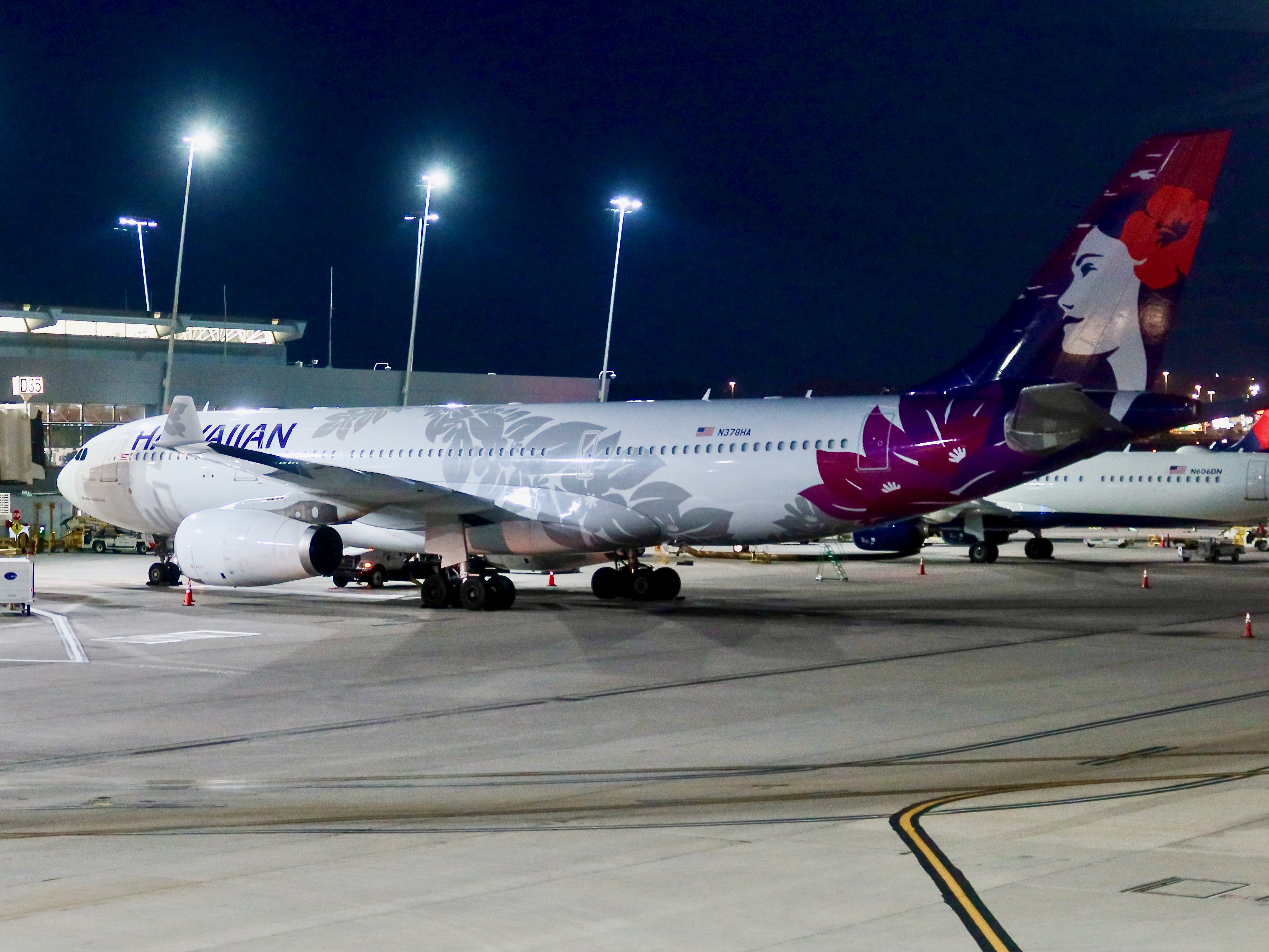Hawaiian A330-200 N378HA