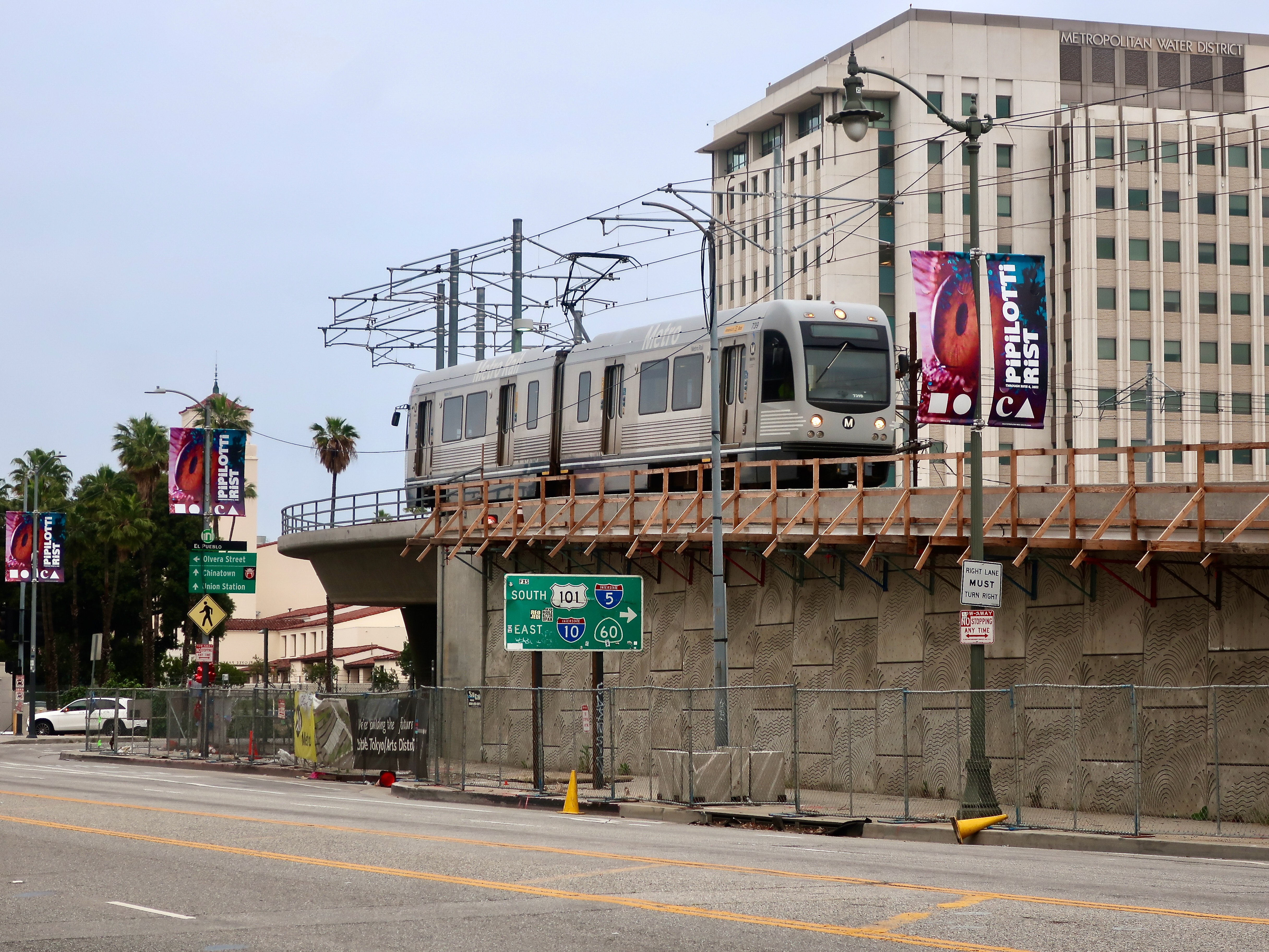 Metro Los Angeles P2550 Not in Service