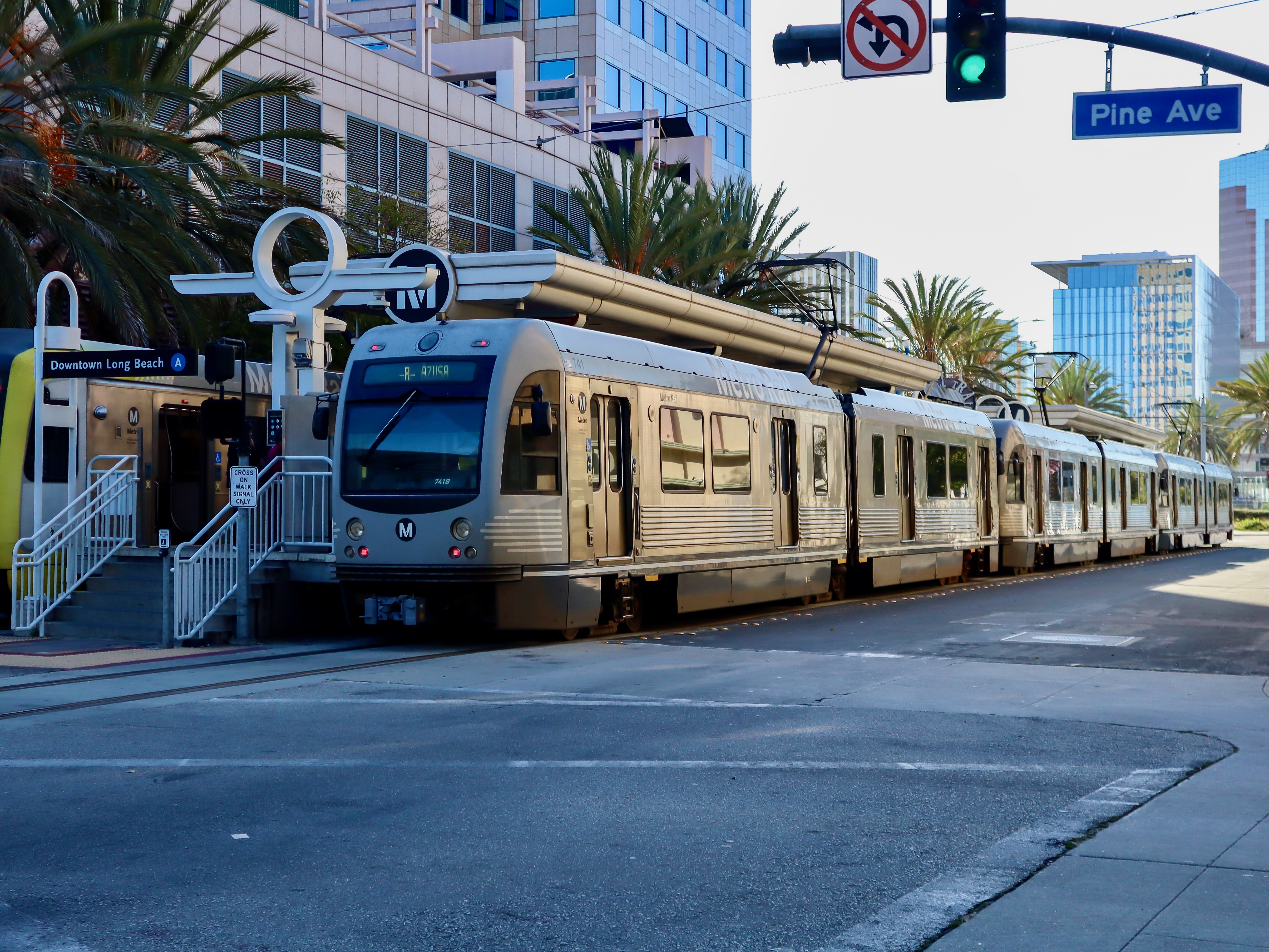 Metro Los Angeles P2550 A Line