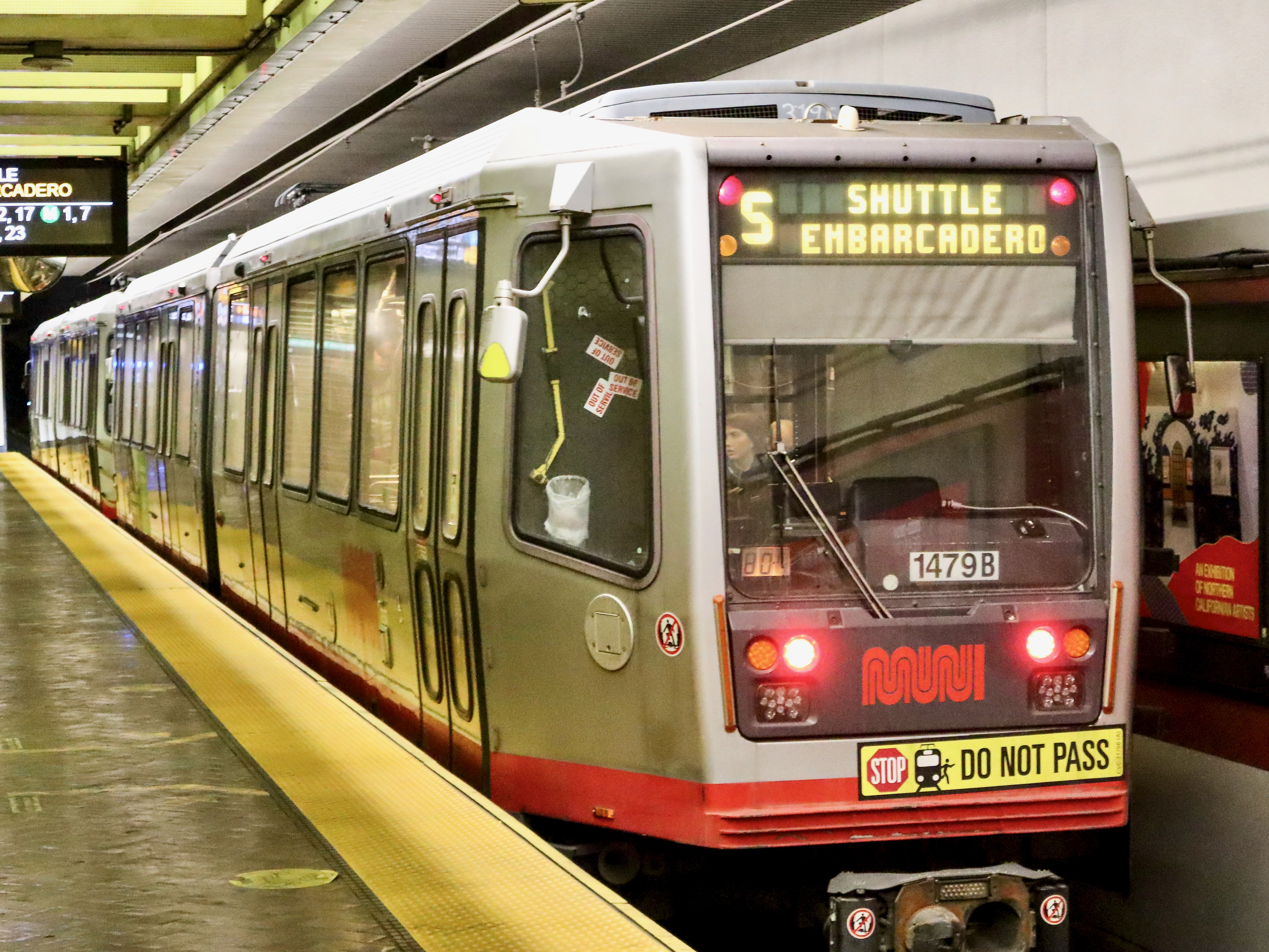 Muni LRV3 S Shuttle