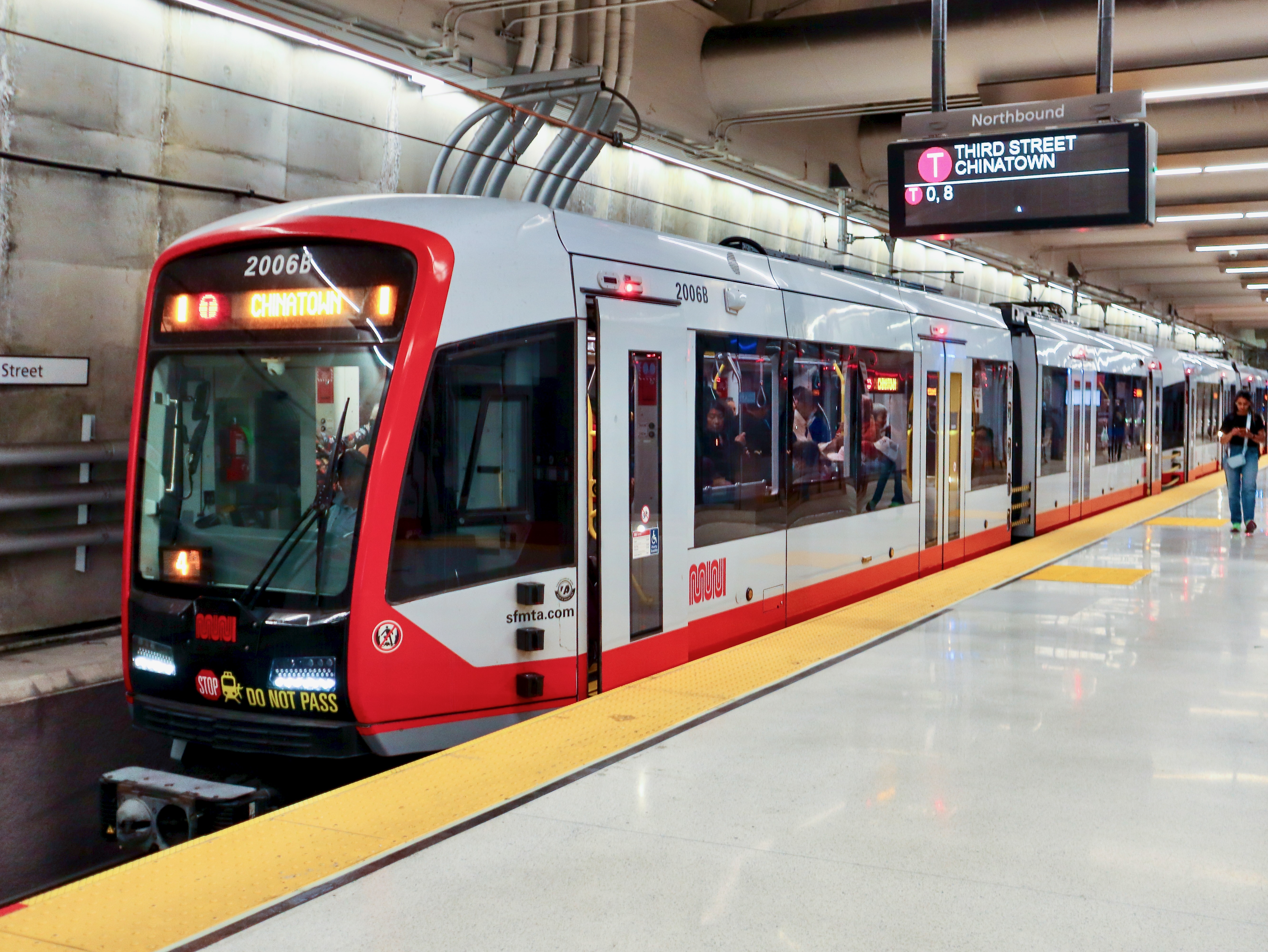 Muni LRV4 T Third Street